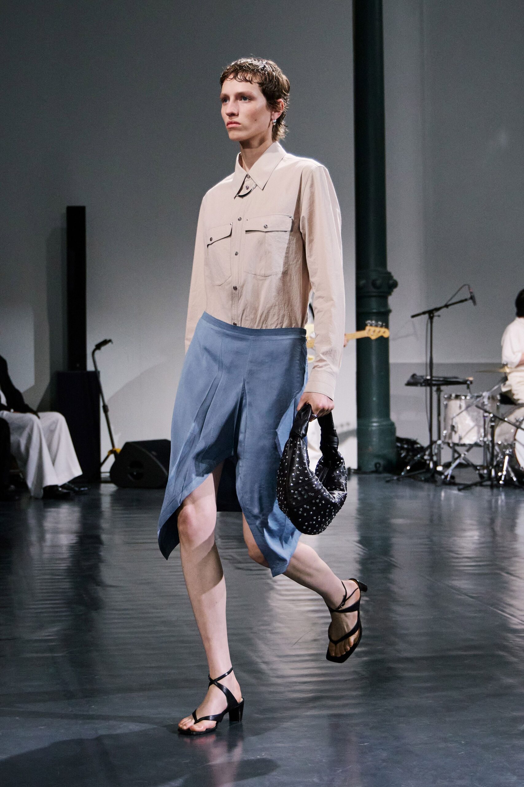 beige cotton long-sleeve collared relaxed buttoned pockets shirt