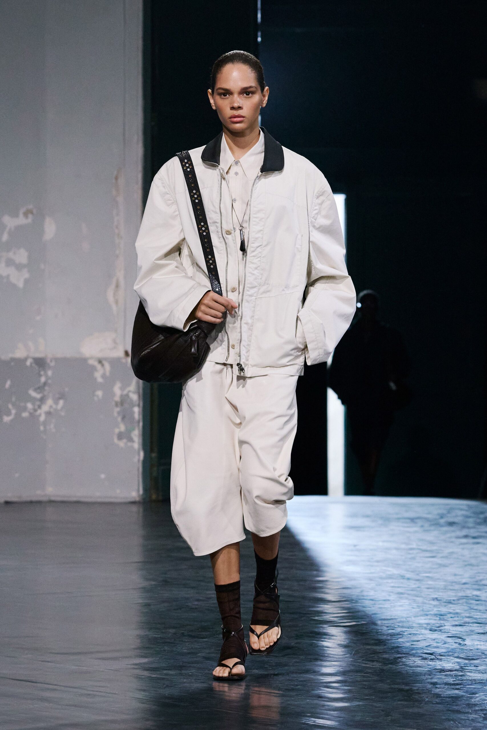 white cotton long-sleeve collared oversized jacket
