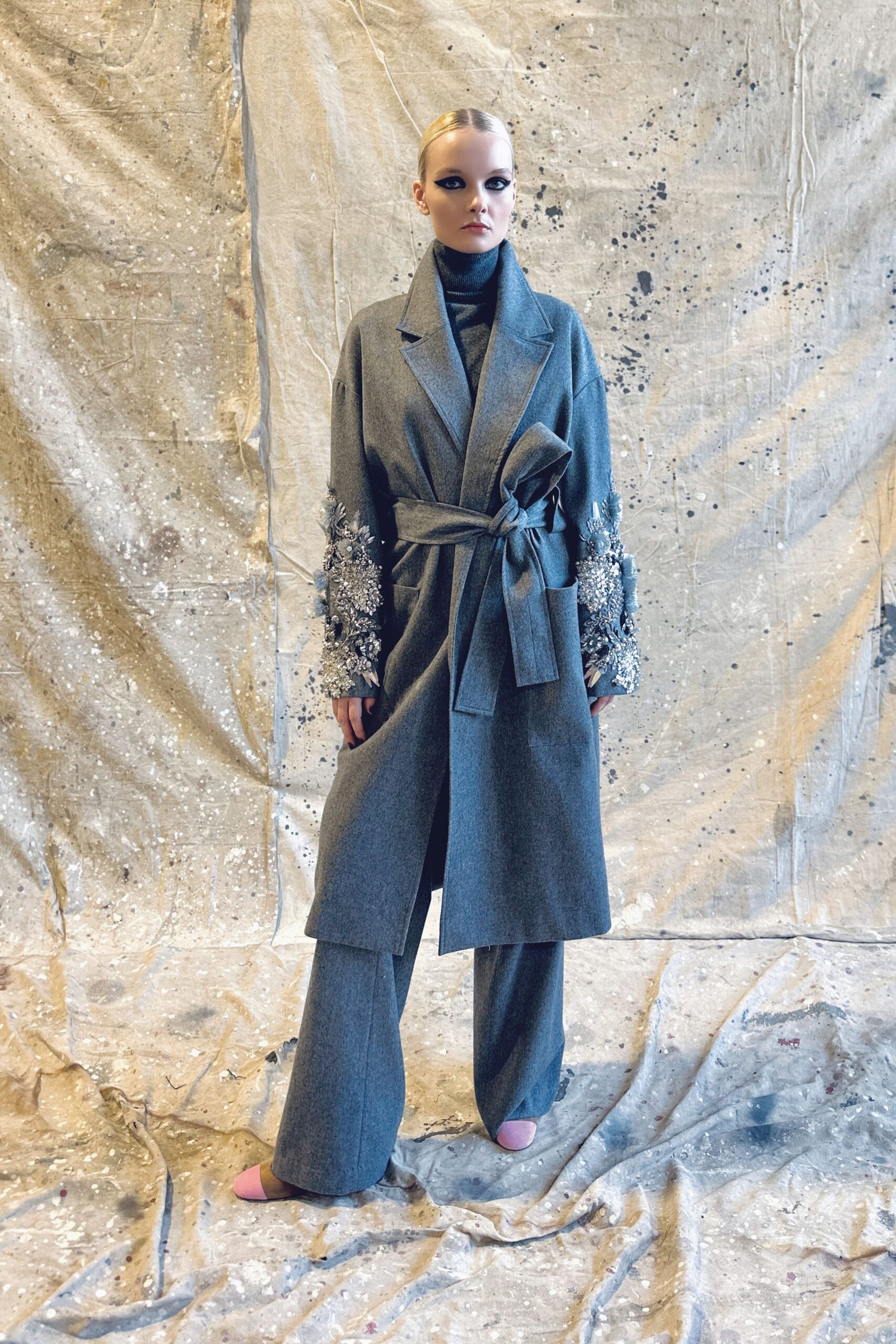 gray wool long-sleeve collared relaxed belted embroidered coat