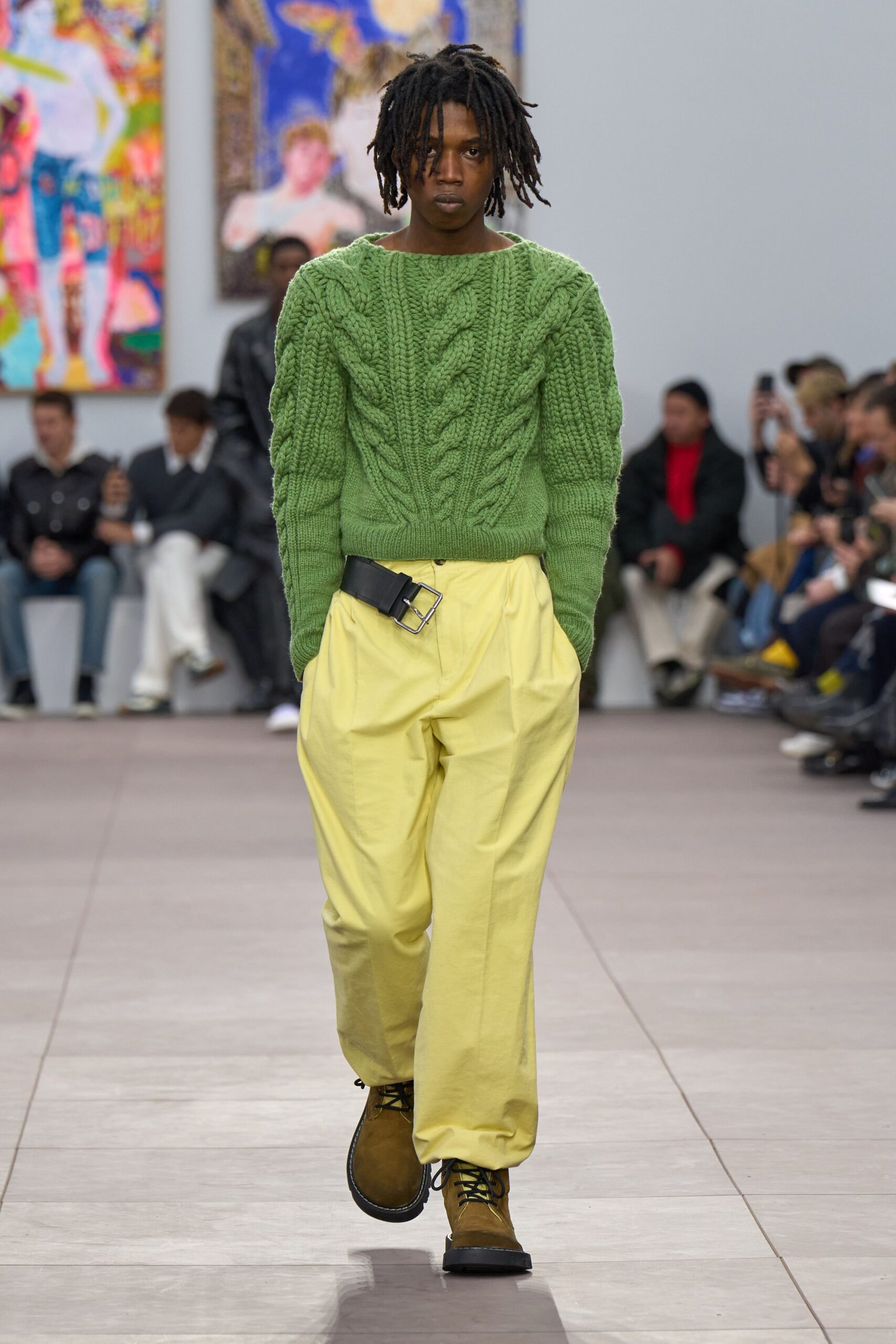 green wool long-sleeve collared fitted sweater