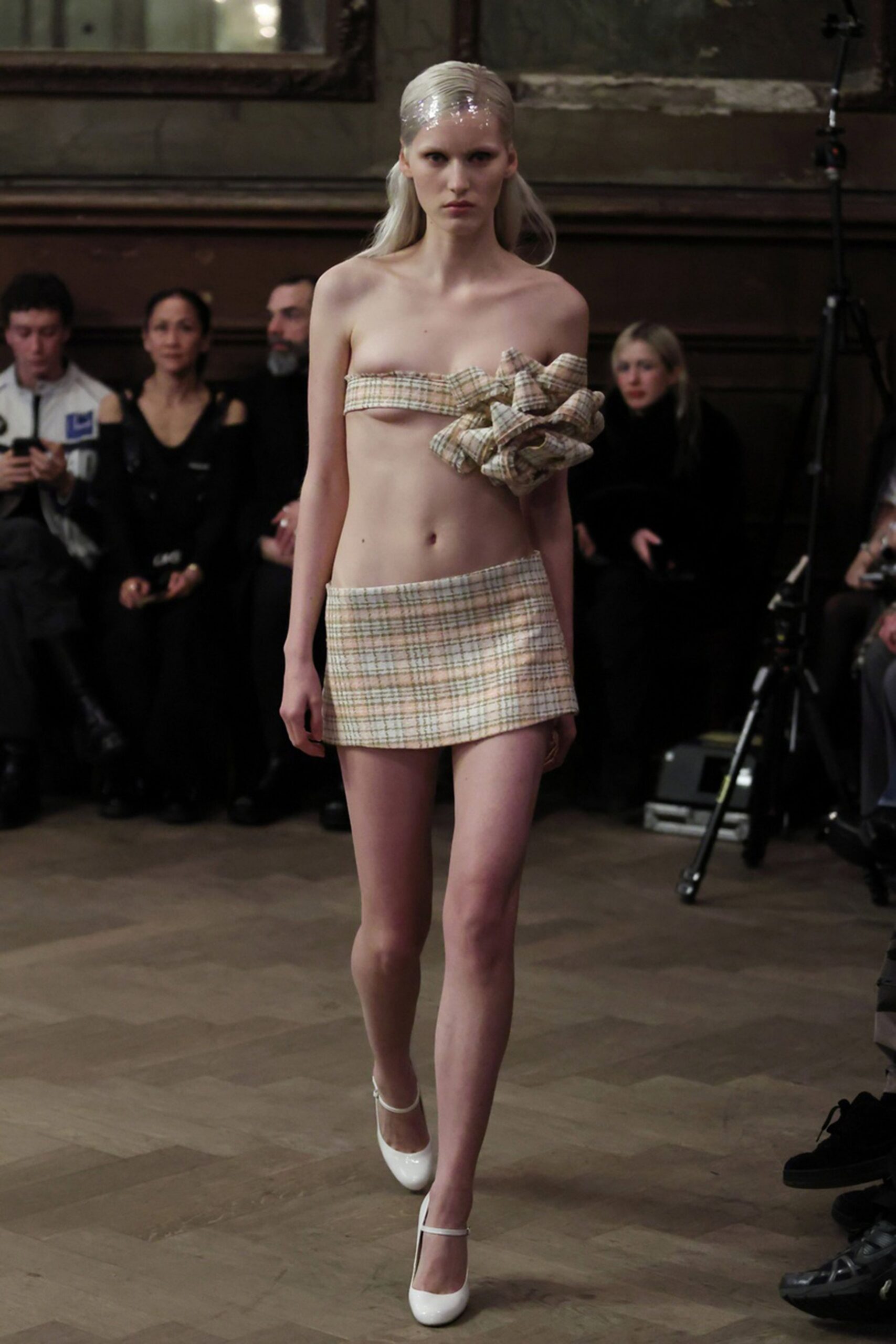 beige cotton sleeveless strapless fitted checked short crop-top