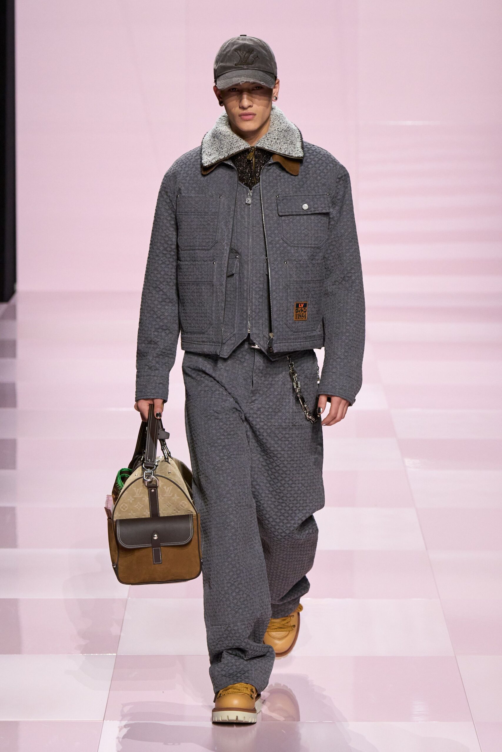 gray cotton long-sleeve collared relaxed buttoned jacket