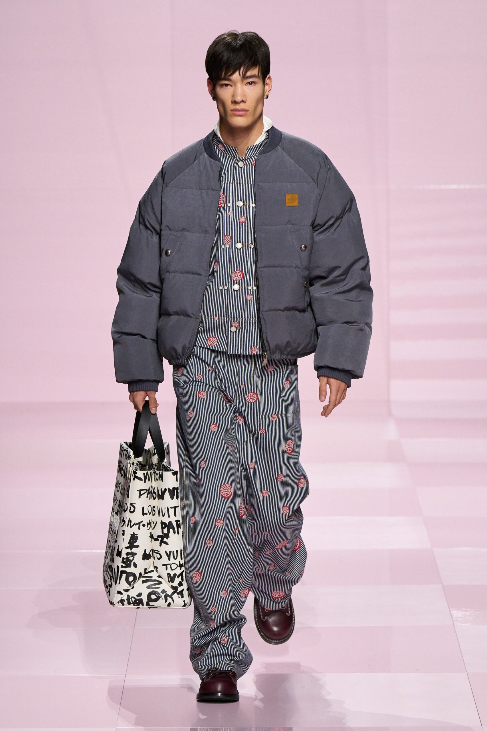 gray cotton long-sleeve relaxed padded jacket