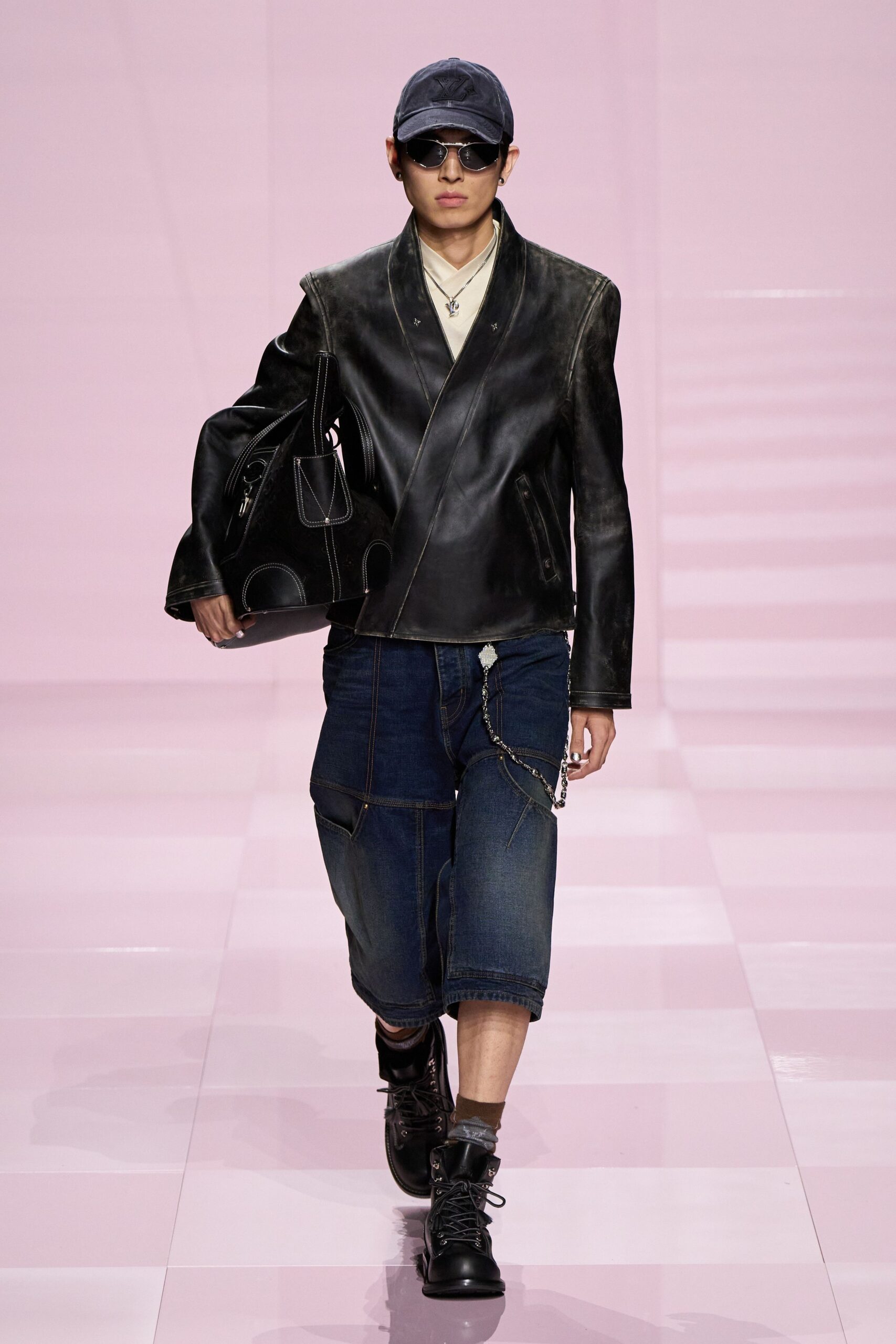 black leather long-sleeve collared fitted jacket