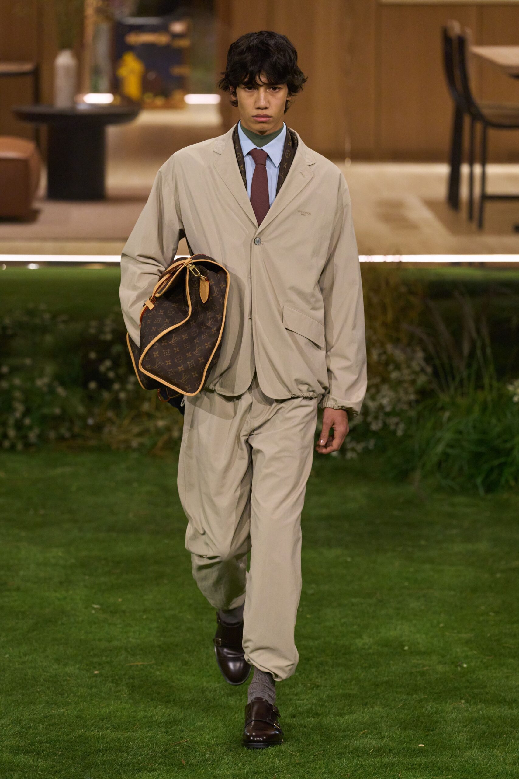 beige cotton long-sleeve collared relaxed suit
