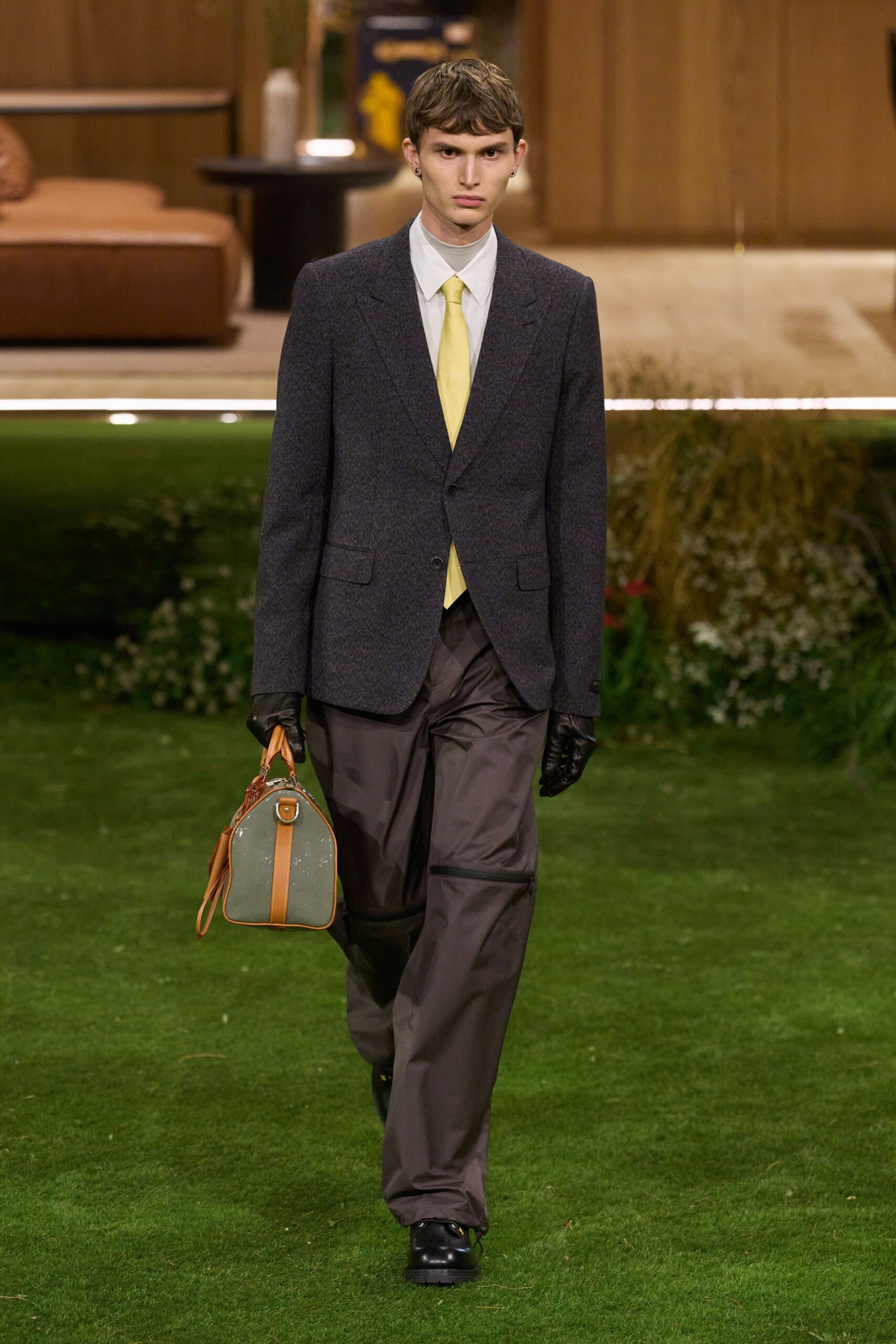 gray tweed long-sleeve collared tailored blazer