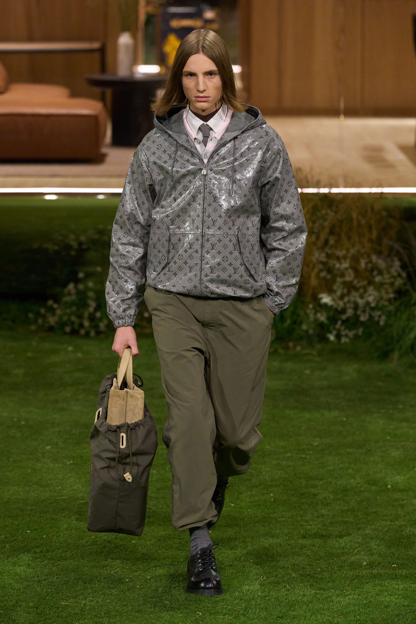 gray vinyl long-sleeve collared relaxed zippered shiny jacket