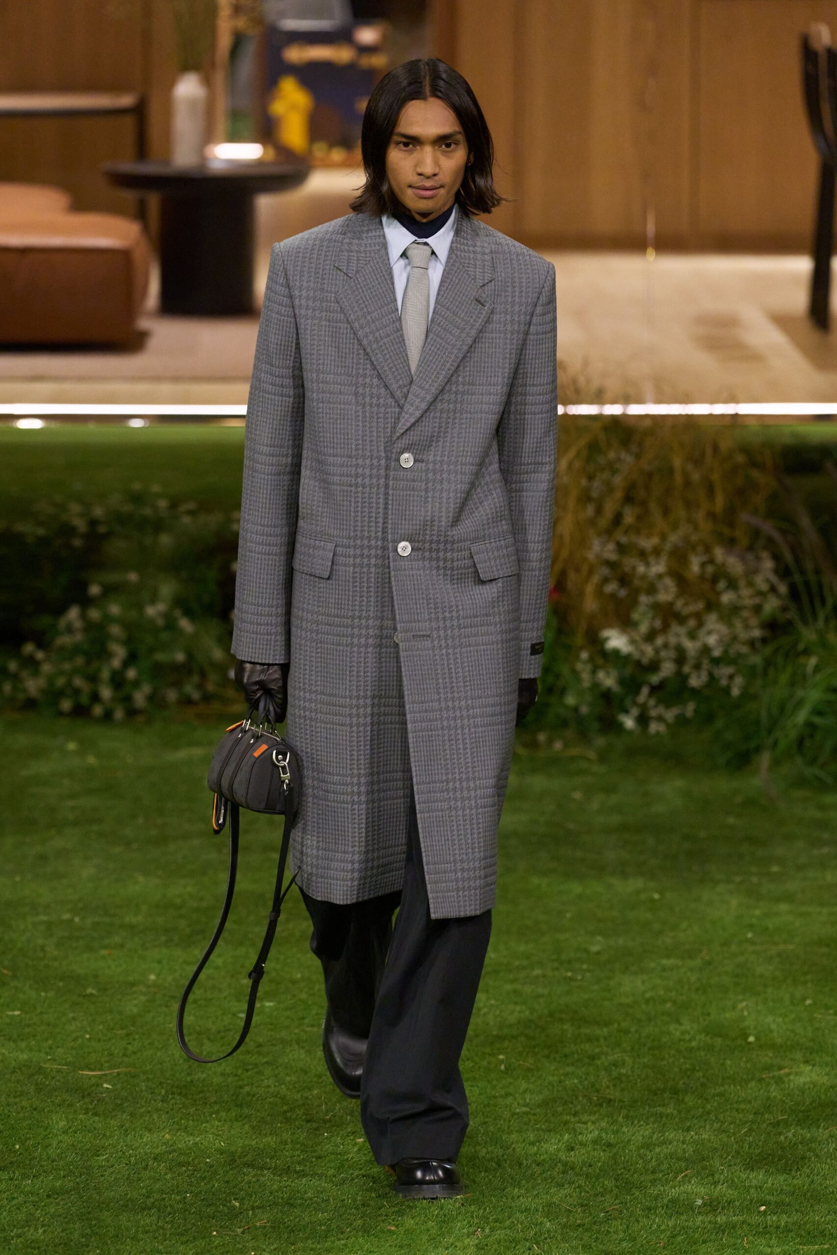 gray wool long-sleeve collared tailored buttoned checked coat