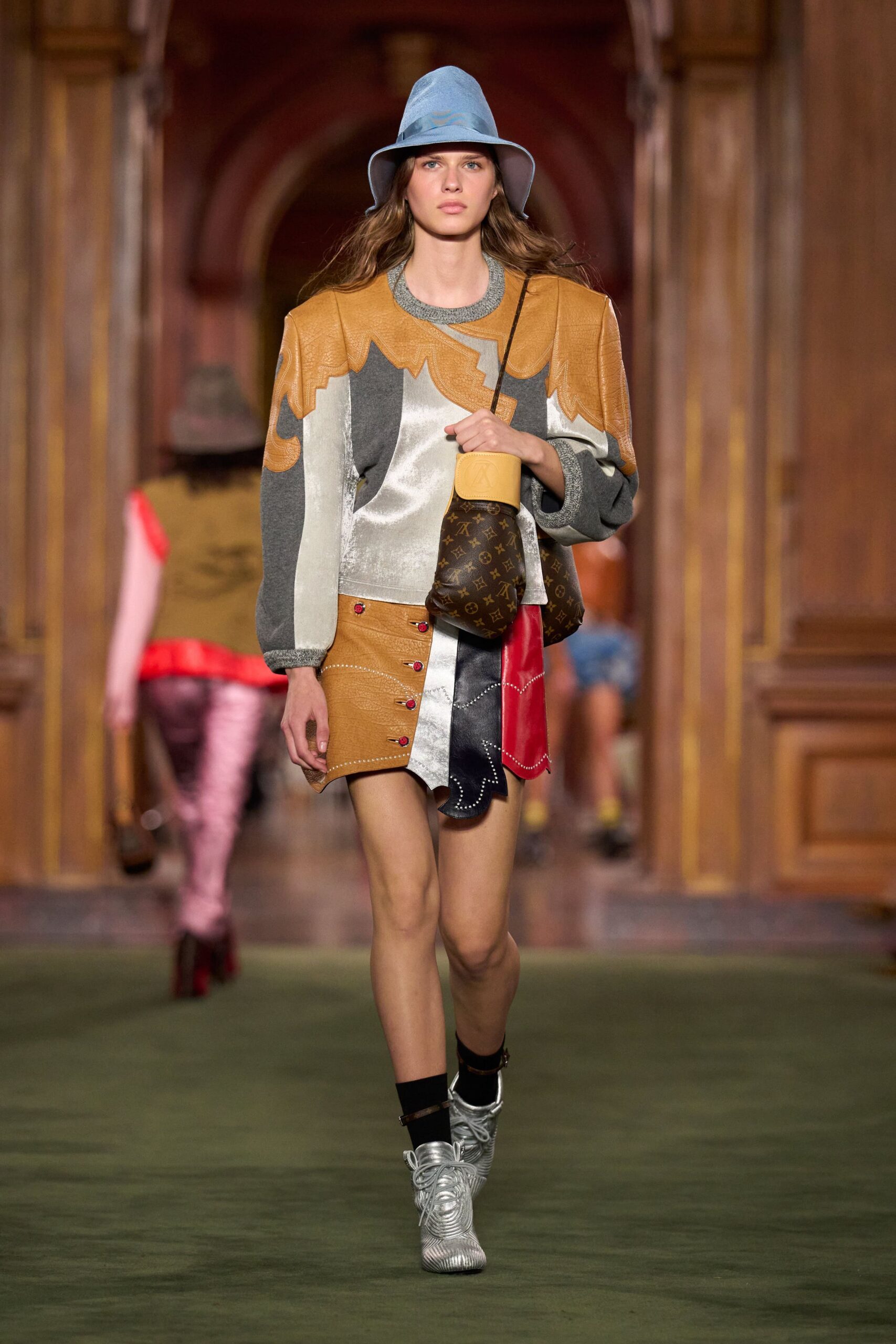 Louis Vuitton Resort 2027 Look 8
