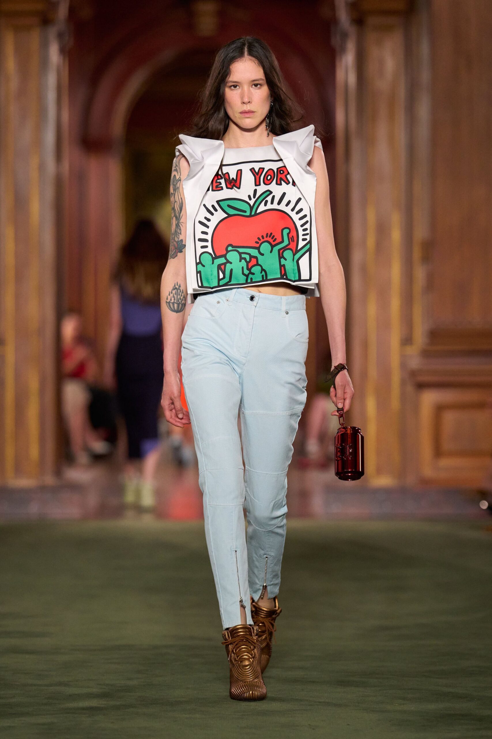 white cotton sleeveless collared fitted printed top