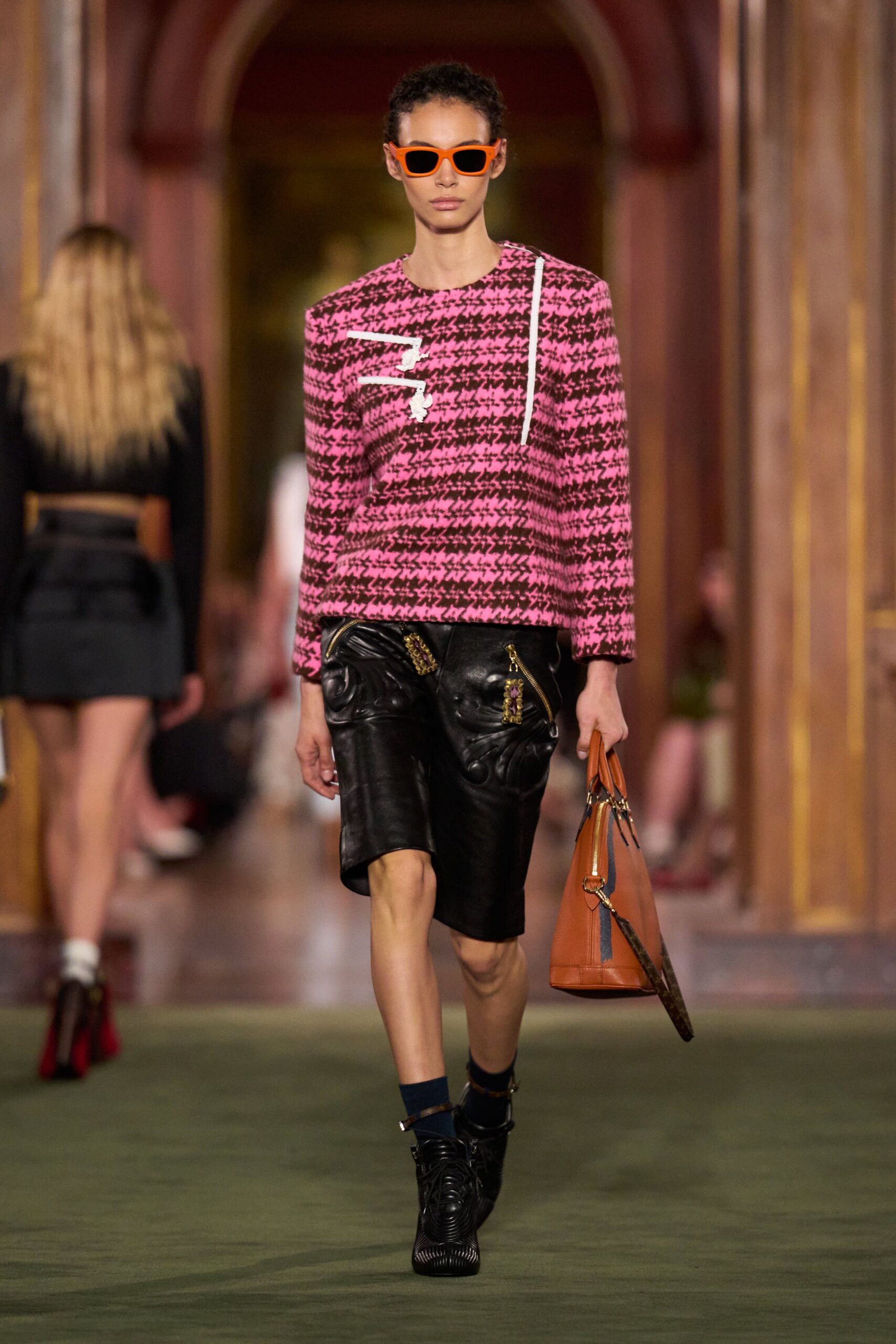 black leather fitted pockets short shorts