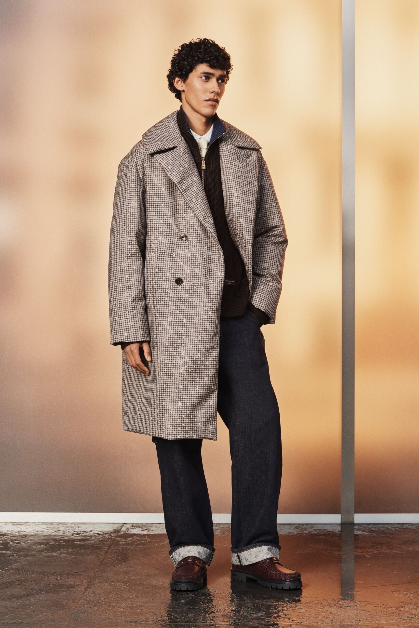 gray wool long-sleeve collared oversized checked coat