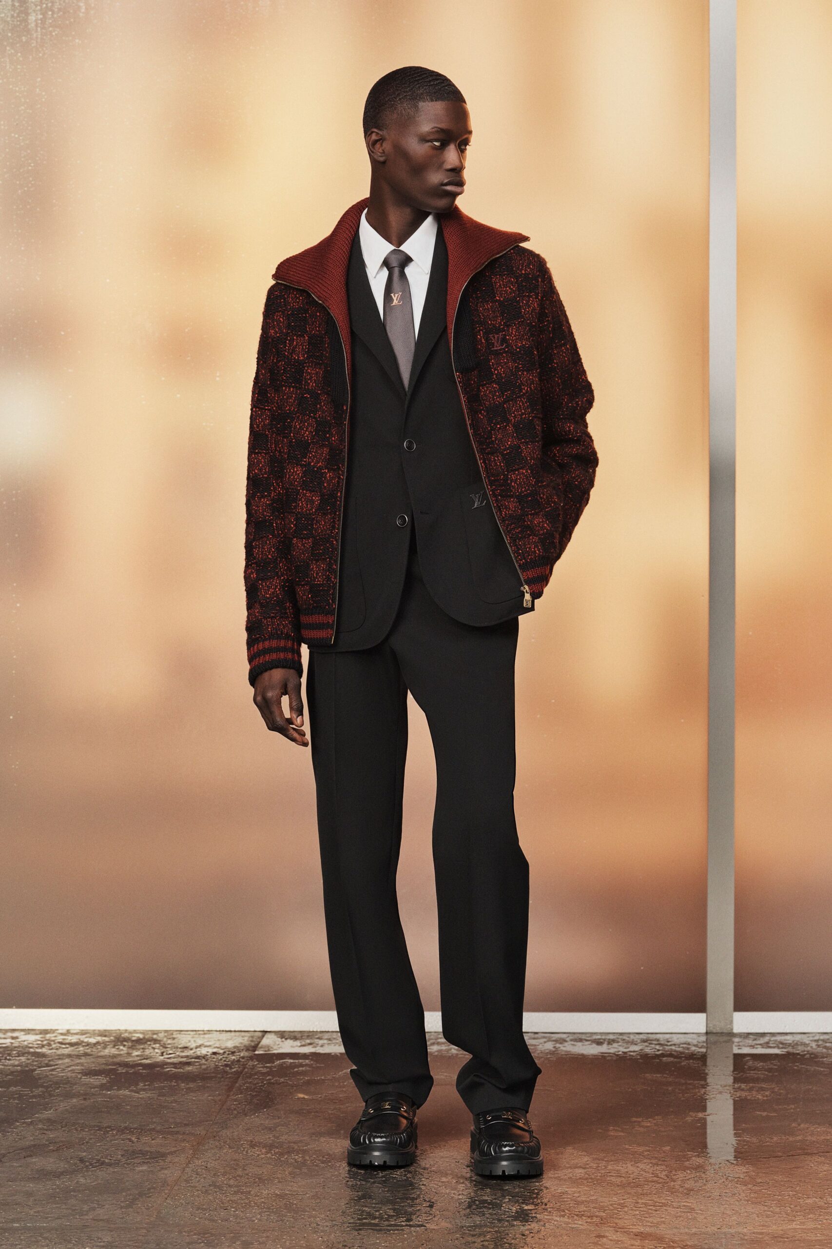black wool long-sleeve collared structured zippered jacket