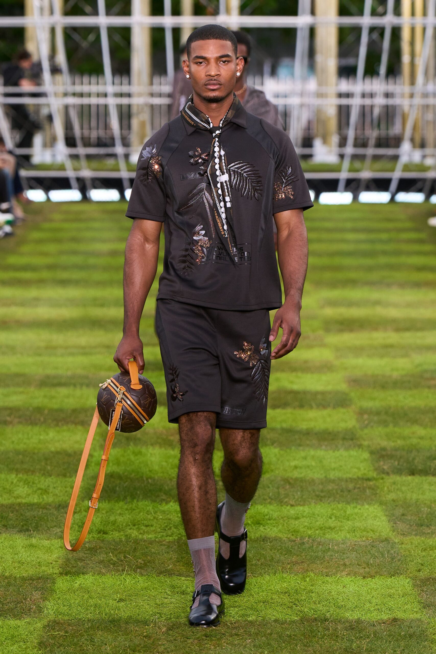black cotton fitted embroidered shorts