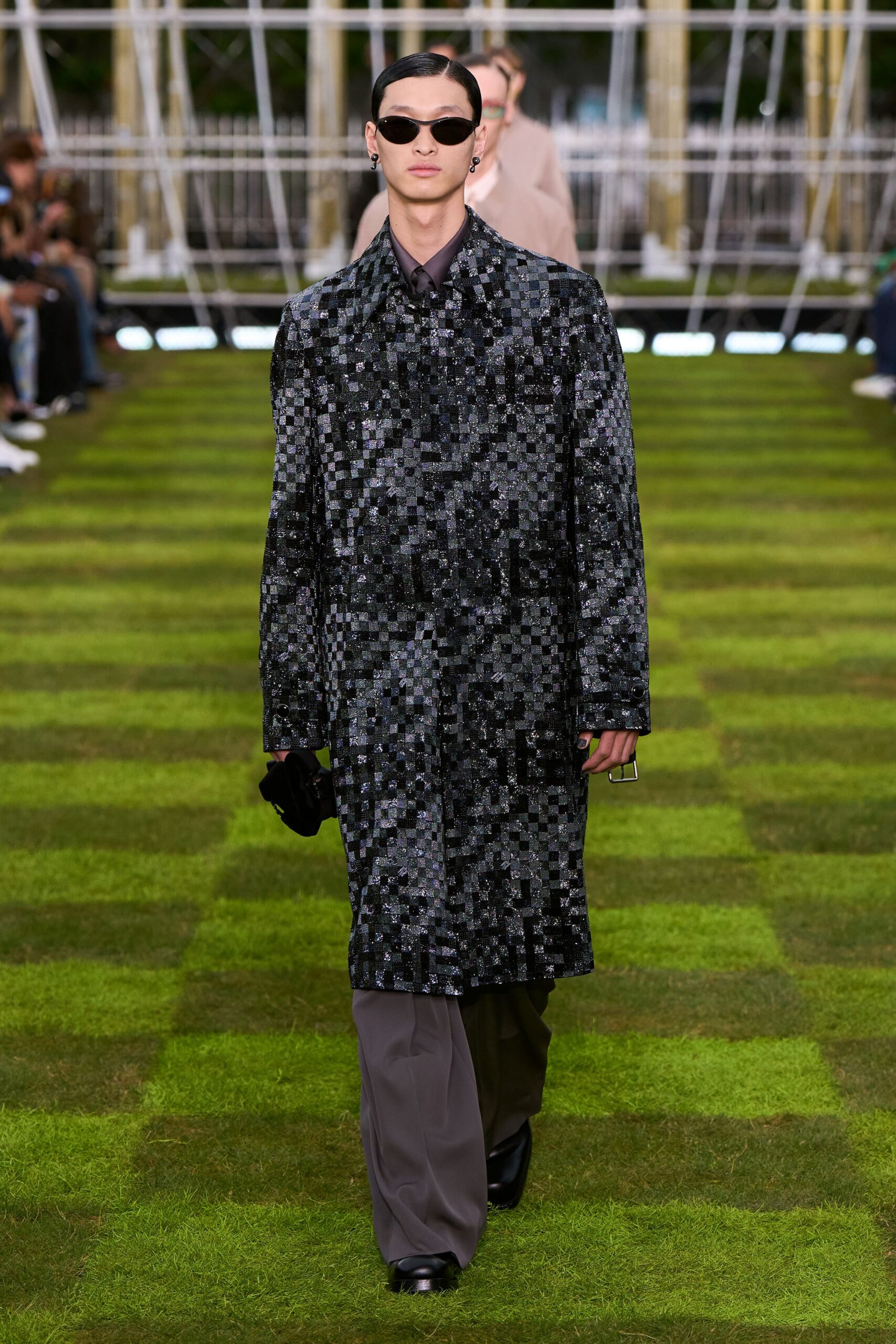 black silk long-sleeve collared relaxed printed shiny coat