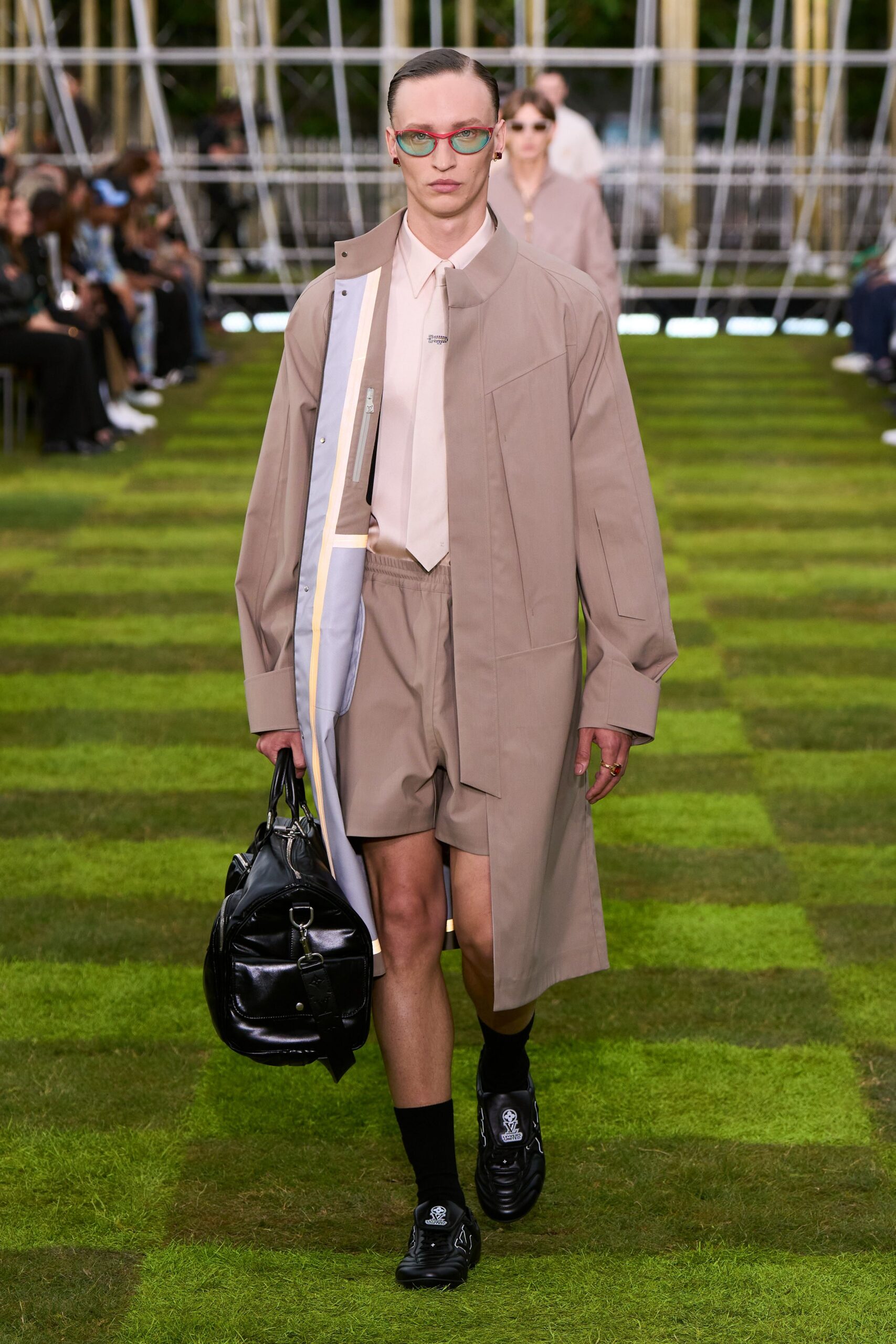 beige cotton long-sleeve collared oversized buttoned coat