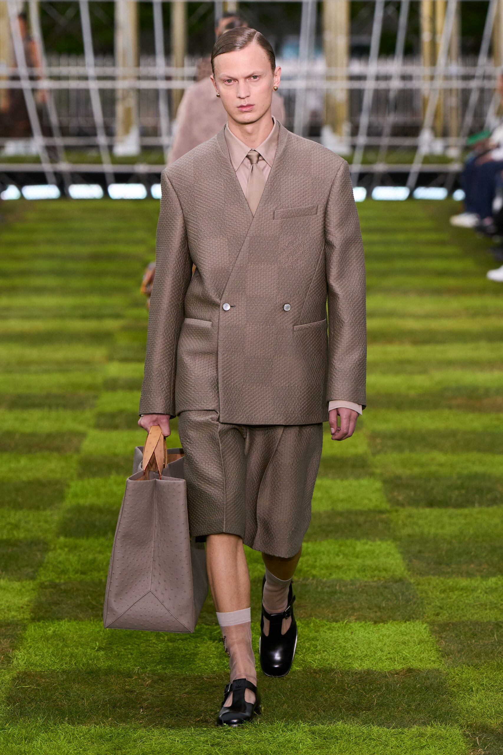 Louis Vuitton Spring 2025 Menswear Look 53