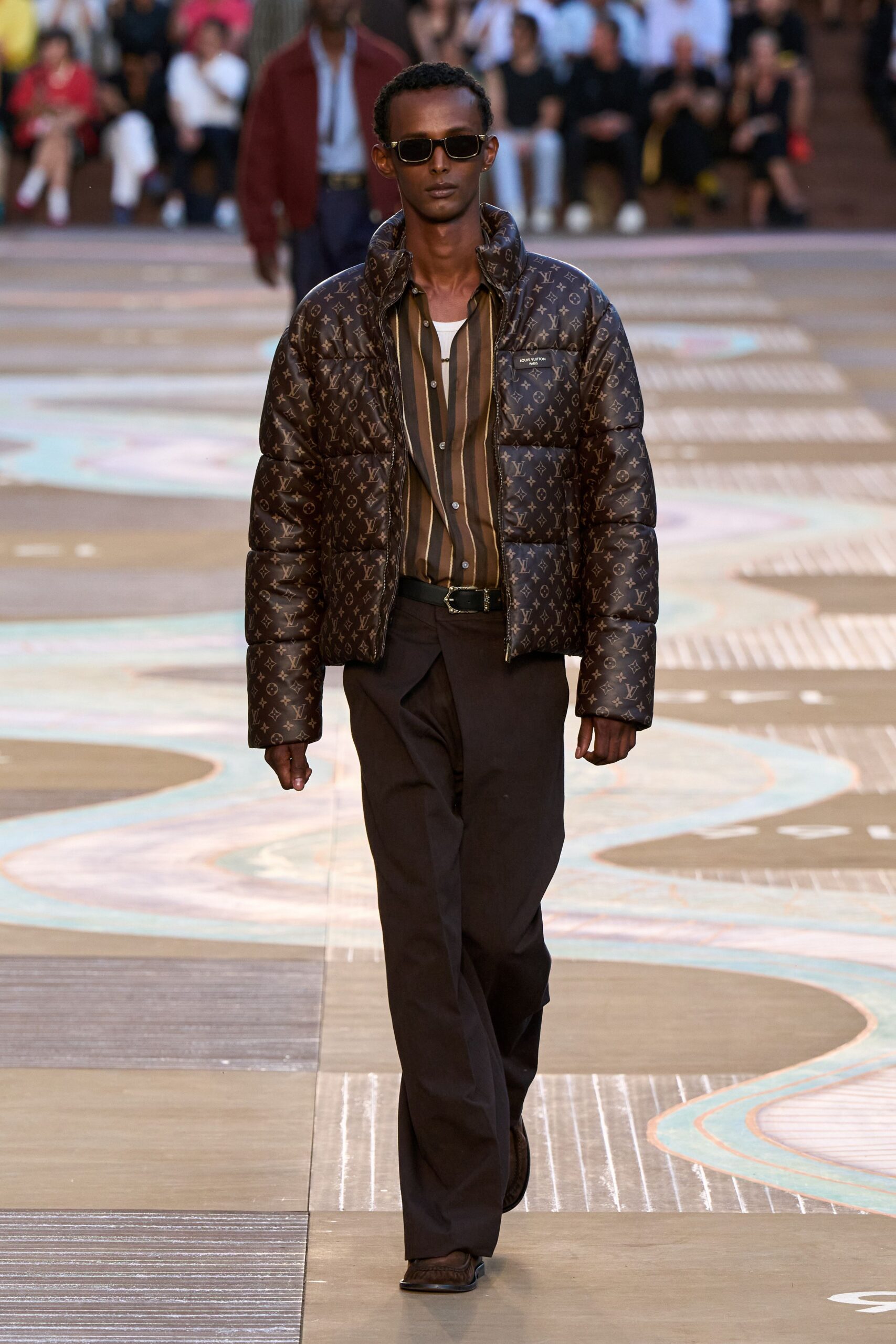 brown leather long-sleeve collared fitted zippered jacket