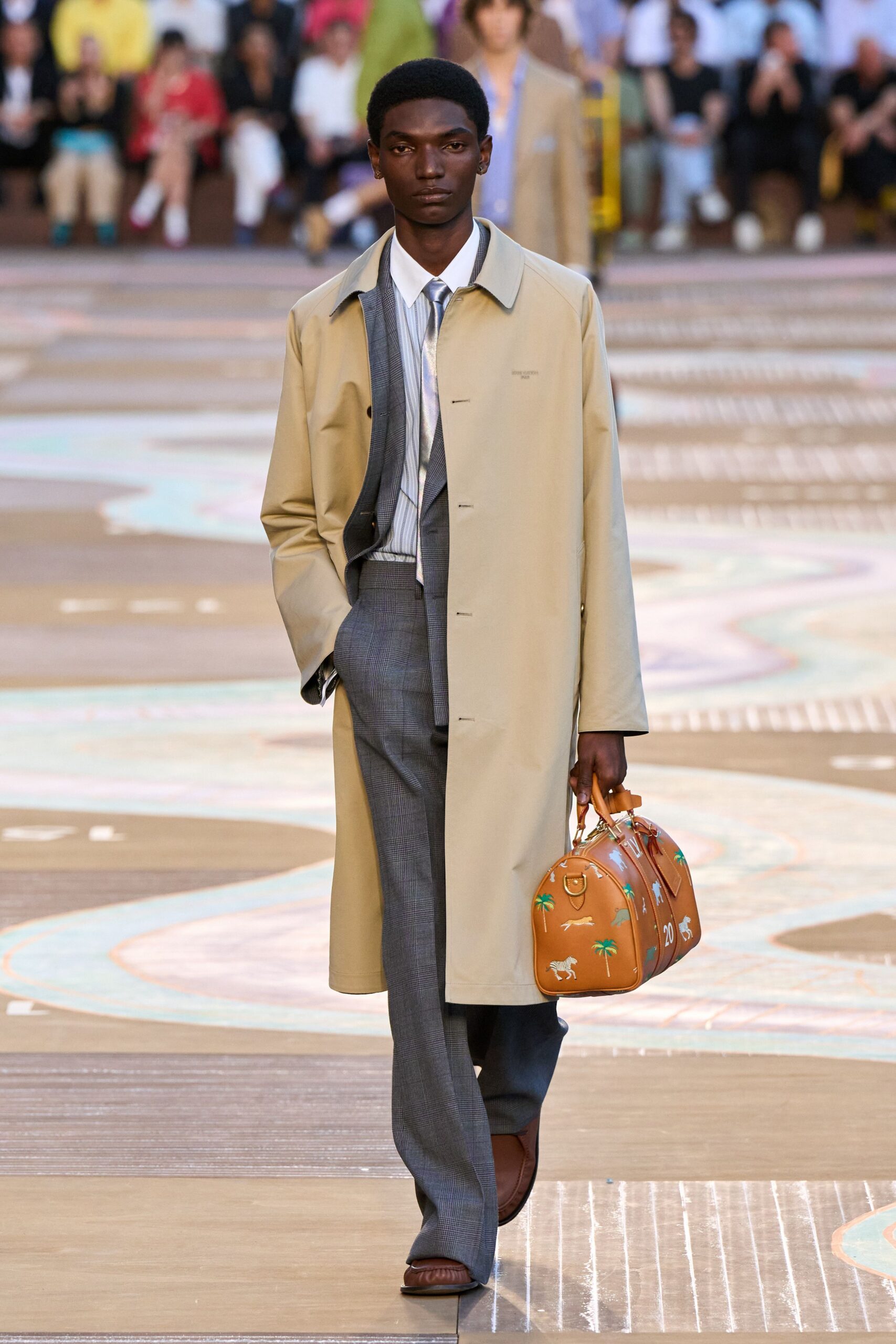gray wool long-sleeve collared tailored buttoned suit