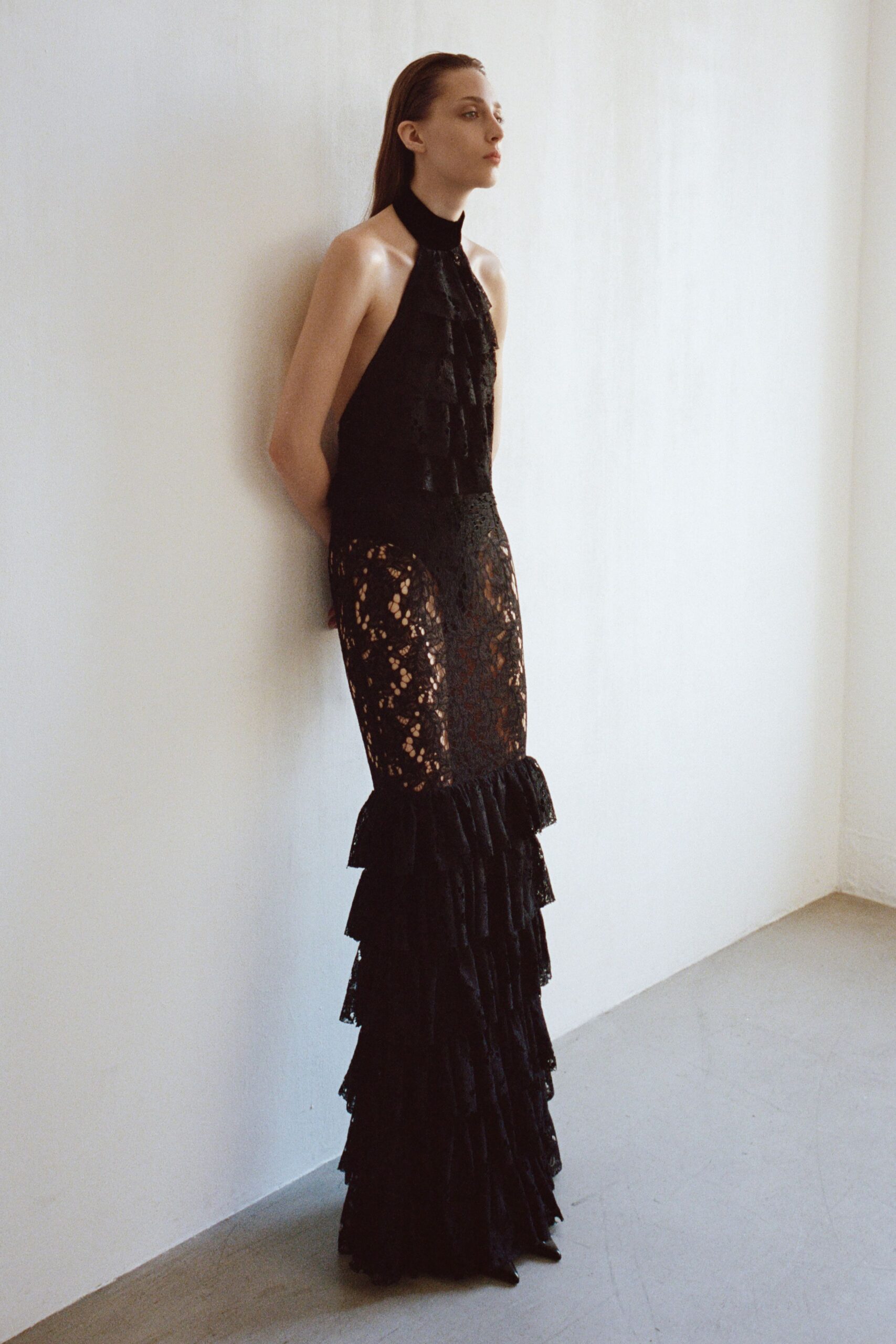 black lace sleeveless gown