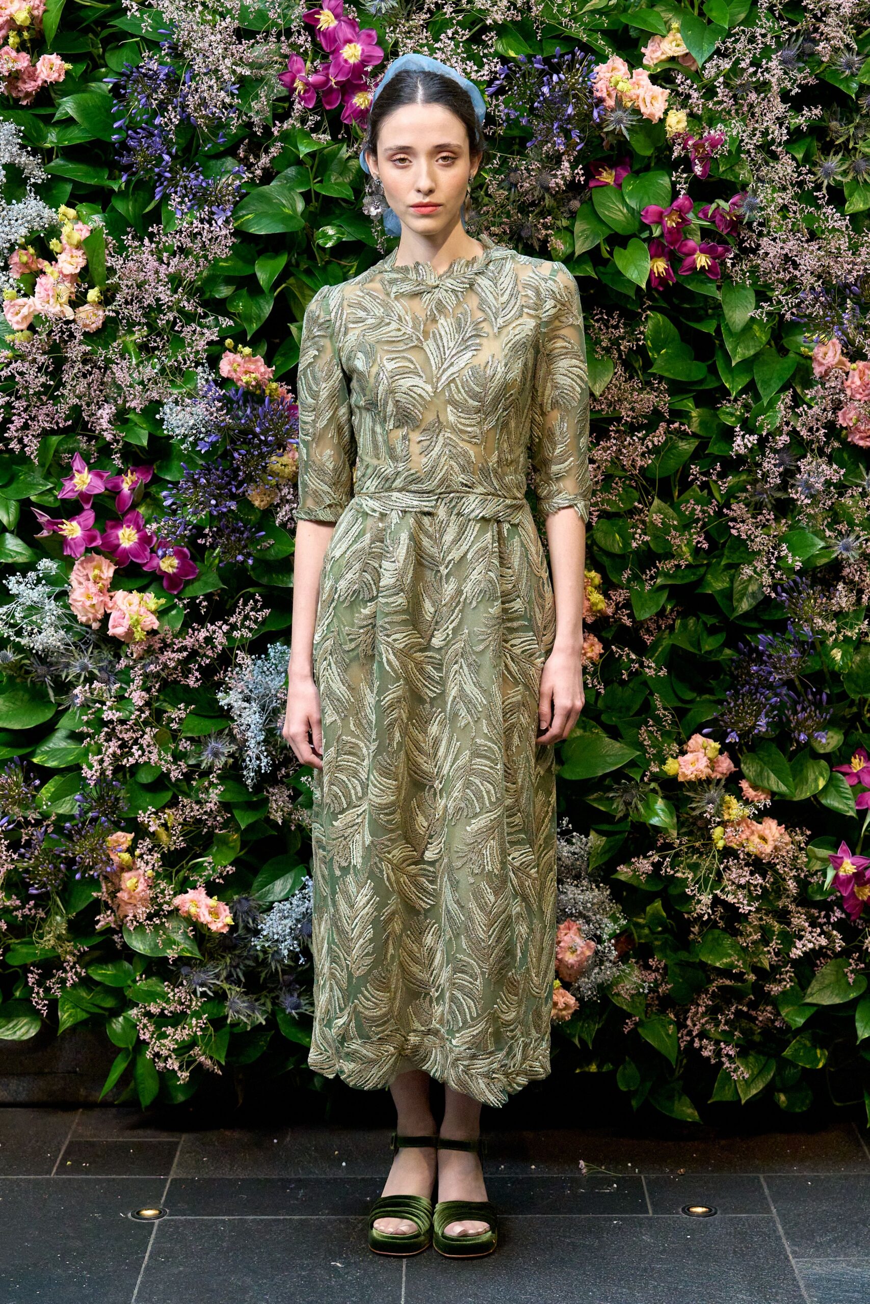 green silk long-sleeve collared fitted floral embroidered dress