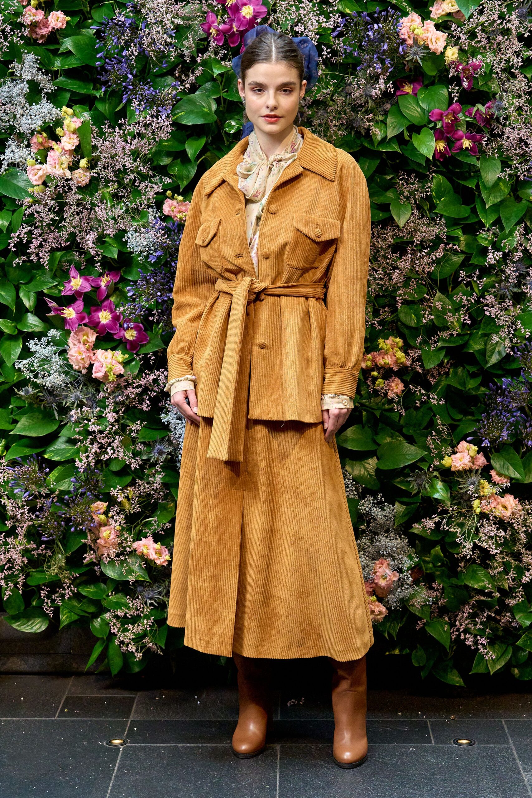 brown long-sleeve collared fitted belted jacket