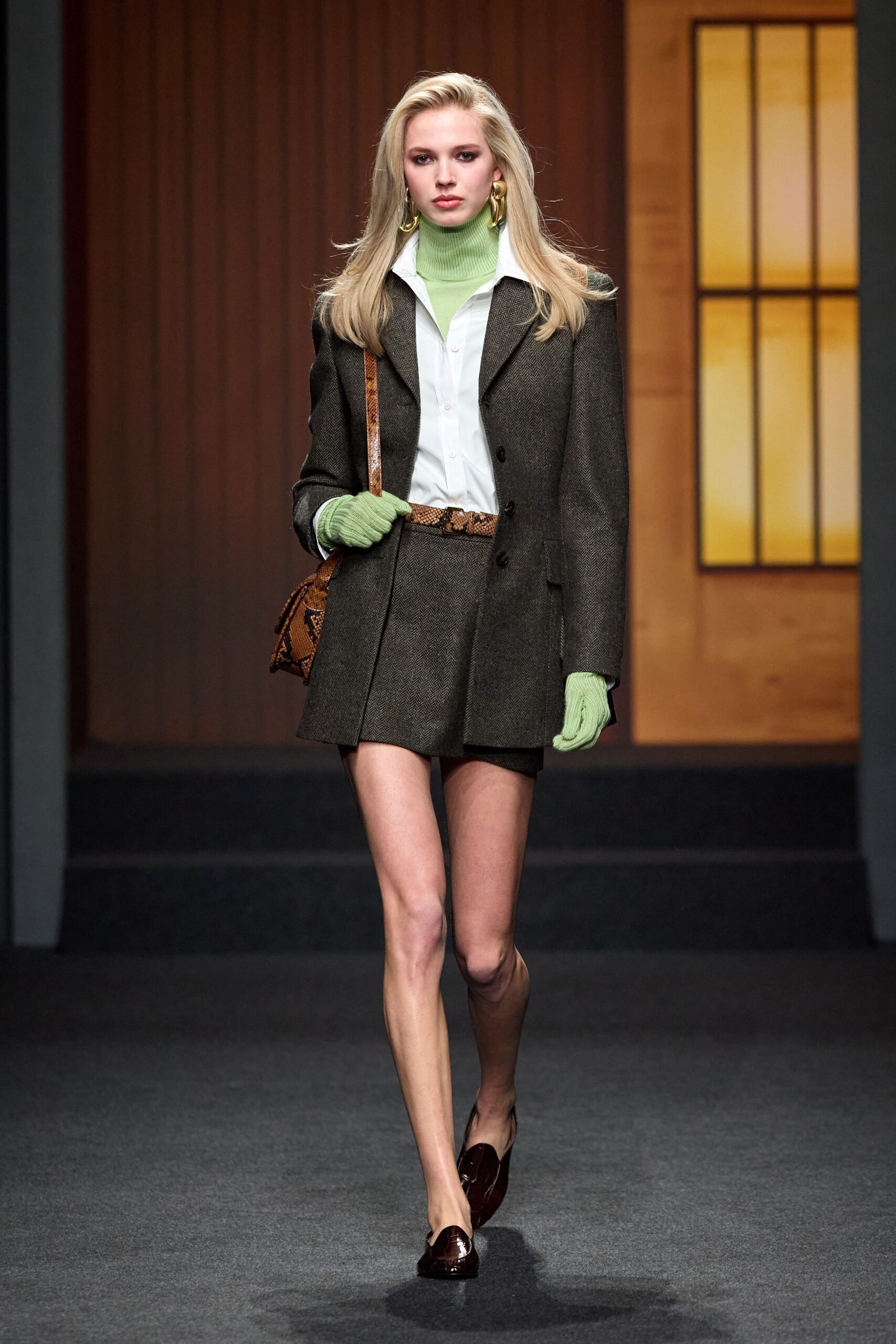brown tweed long-sleeve collared tailored buttoned blazer