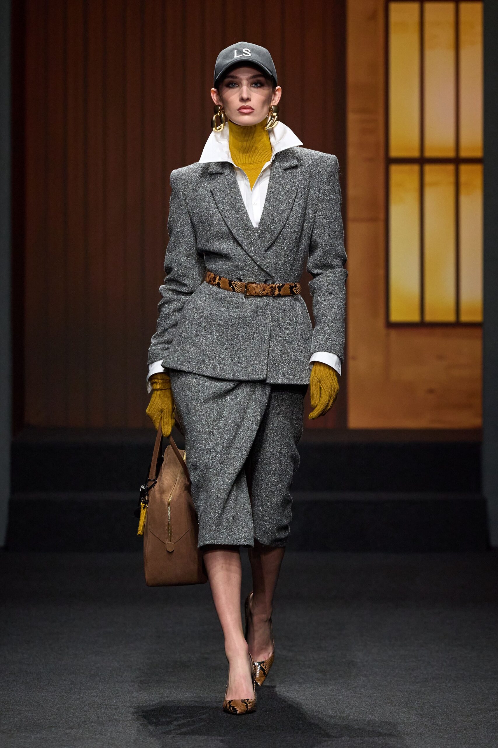 gray tweed blazer with pencil skirt