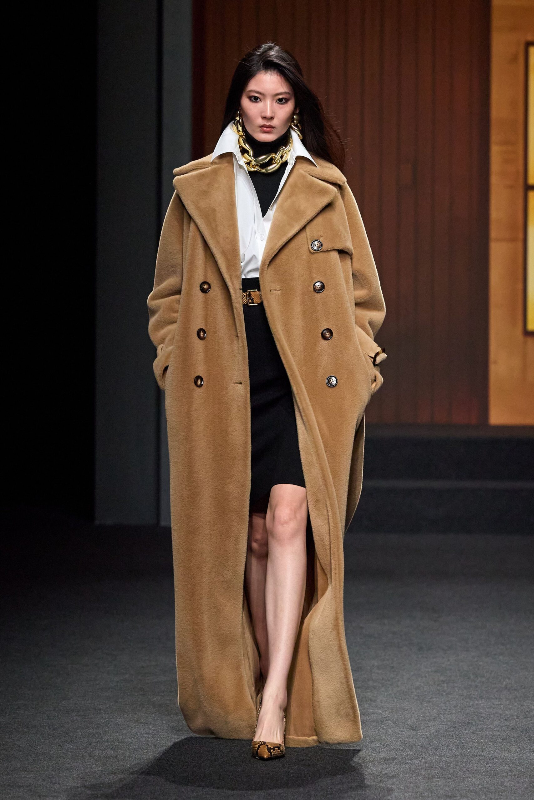 brown faux-fur long-sleeve collared relaxed coat