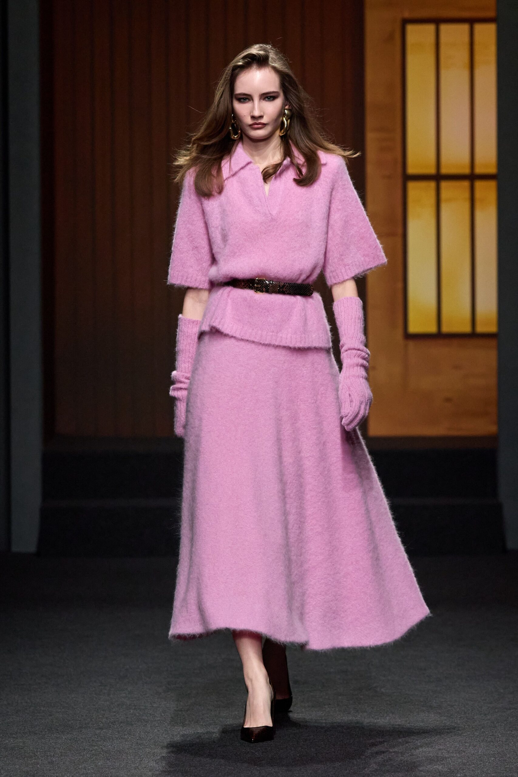 pink wool short-sleeve collared fitted layered top
