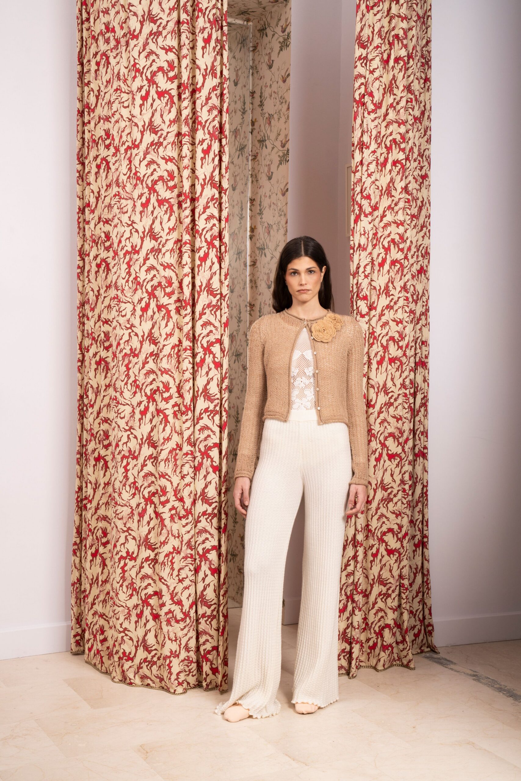 beige cotton long-sleeve collared fitted buttoned cardigan