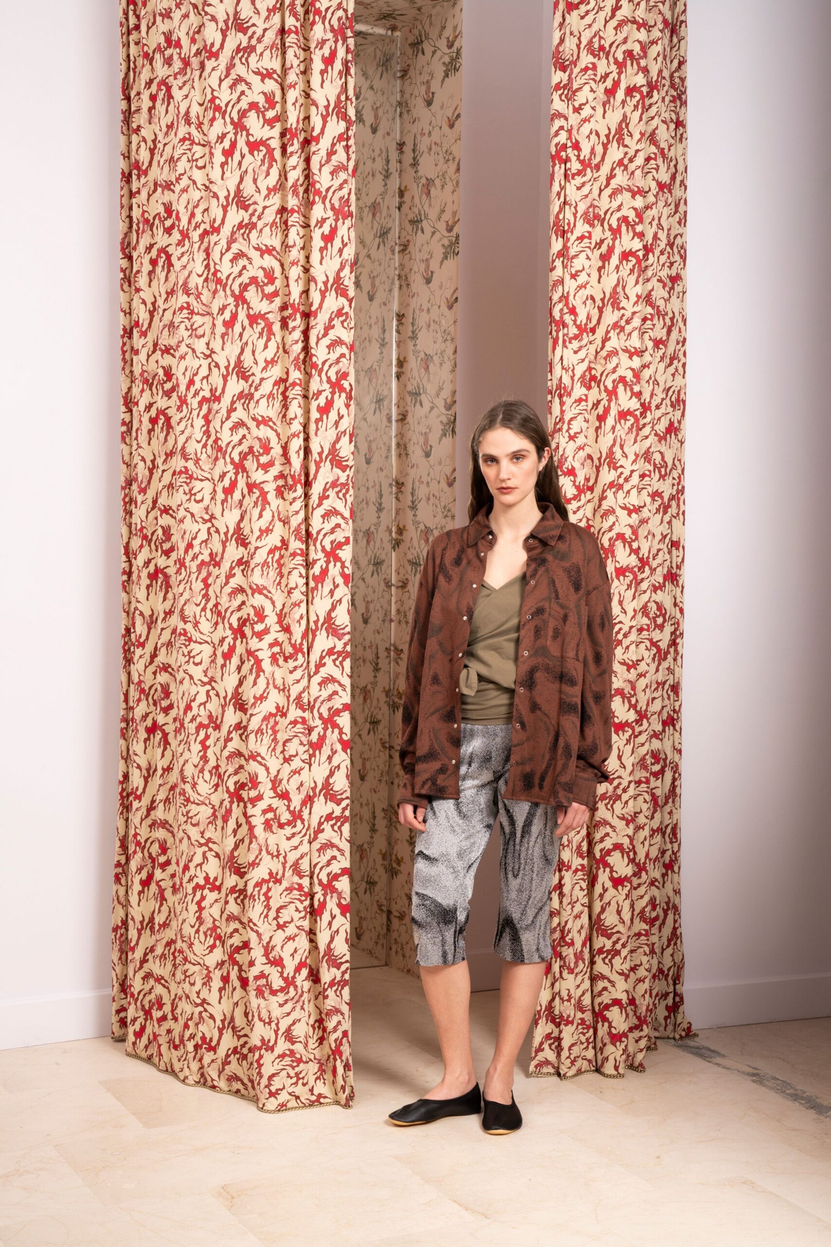 brown cotton long-sleeve collared relaxed printed jacket