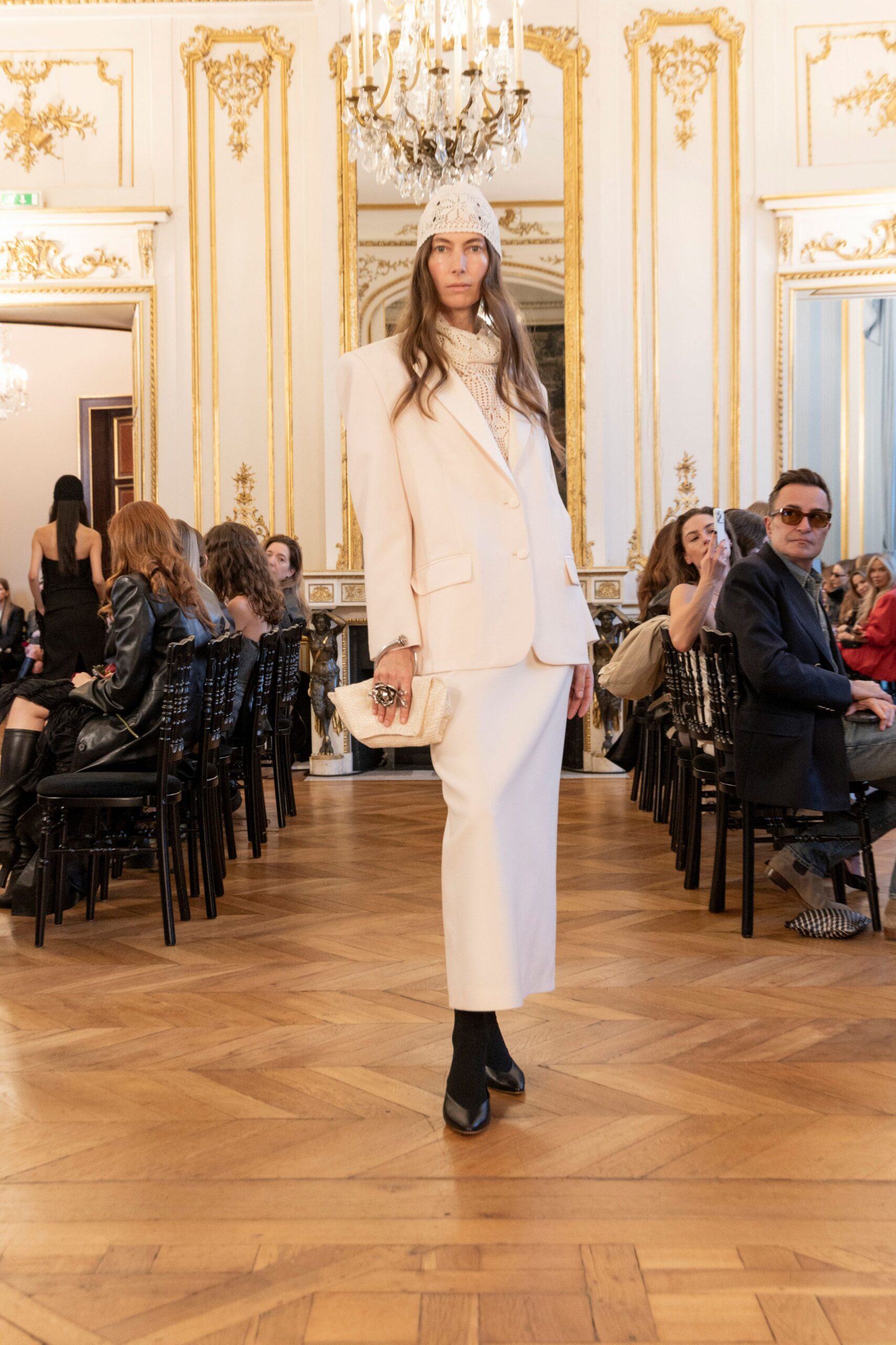 white cotton long-sleeve collared tailored buttoned suit