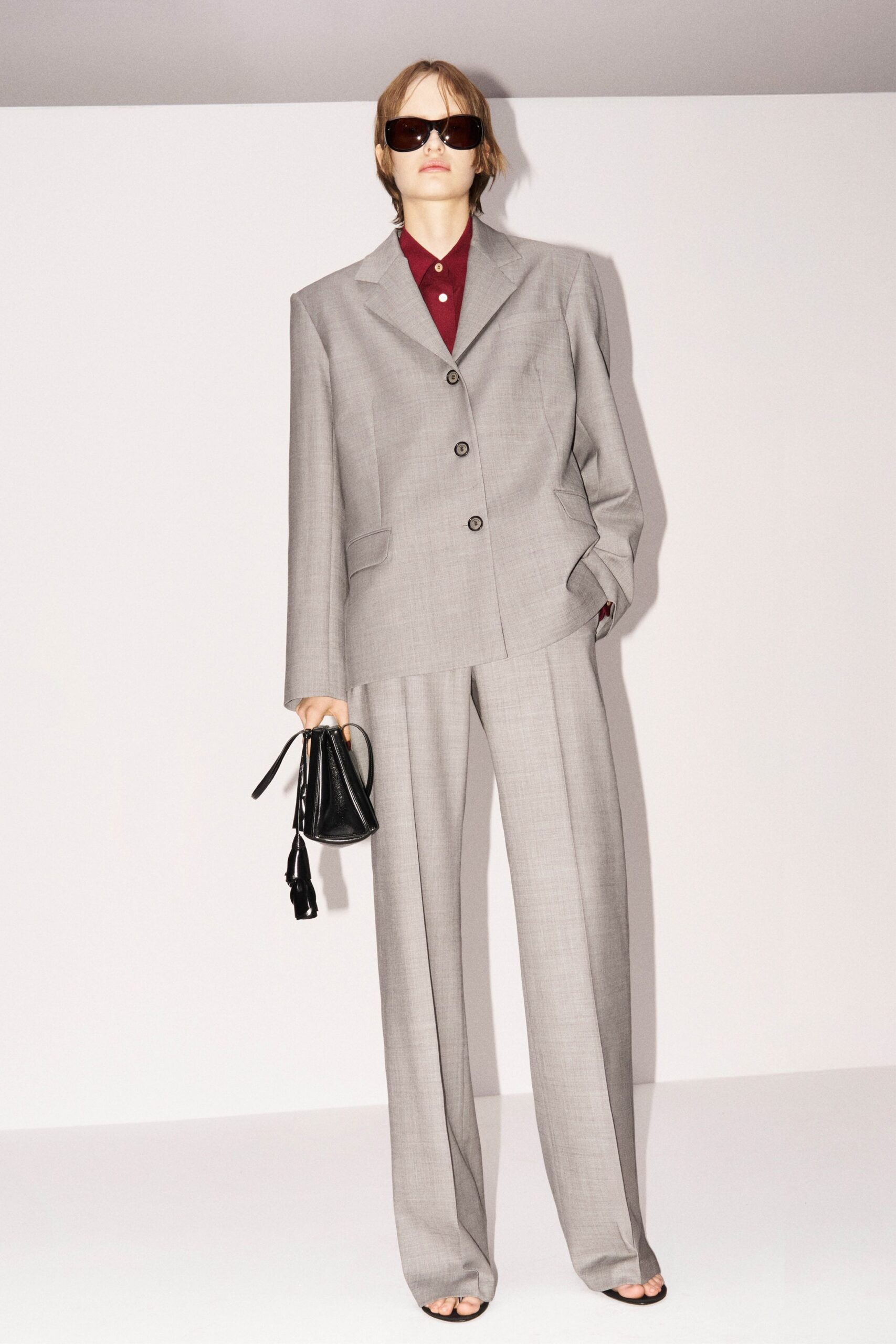 gray wool long-sleeve collared oversized buttoned straight-leg suit