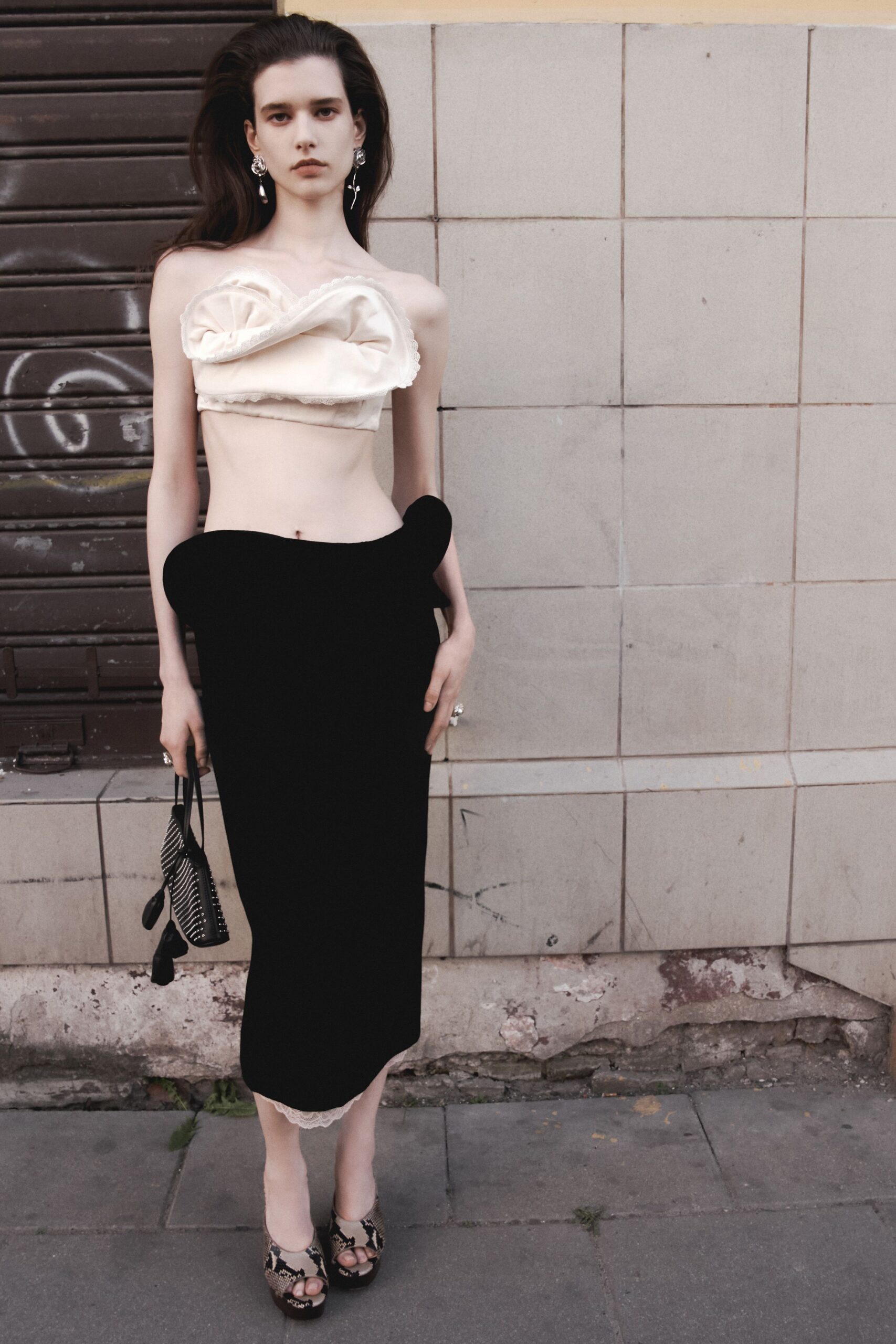white cotton sleeveless fitted ruffled cropped top