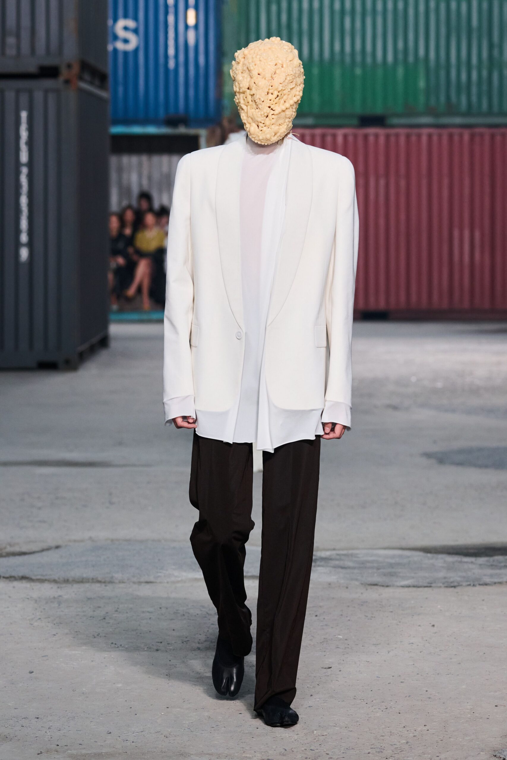 white cotton long-sleeve collared structured blazer