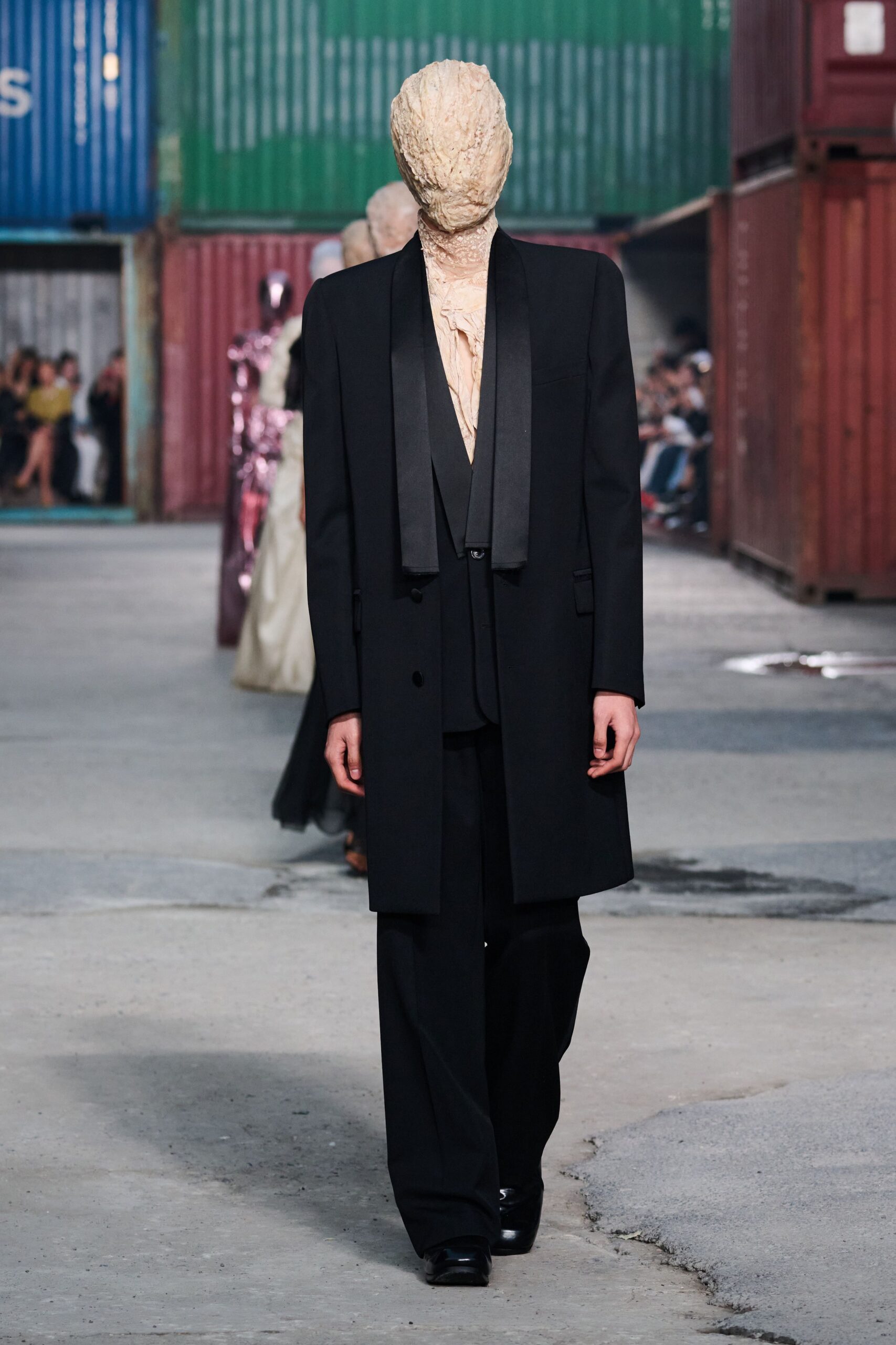 black wool long-sleeve collared tailored suit