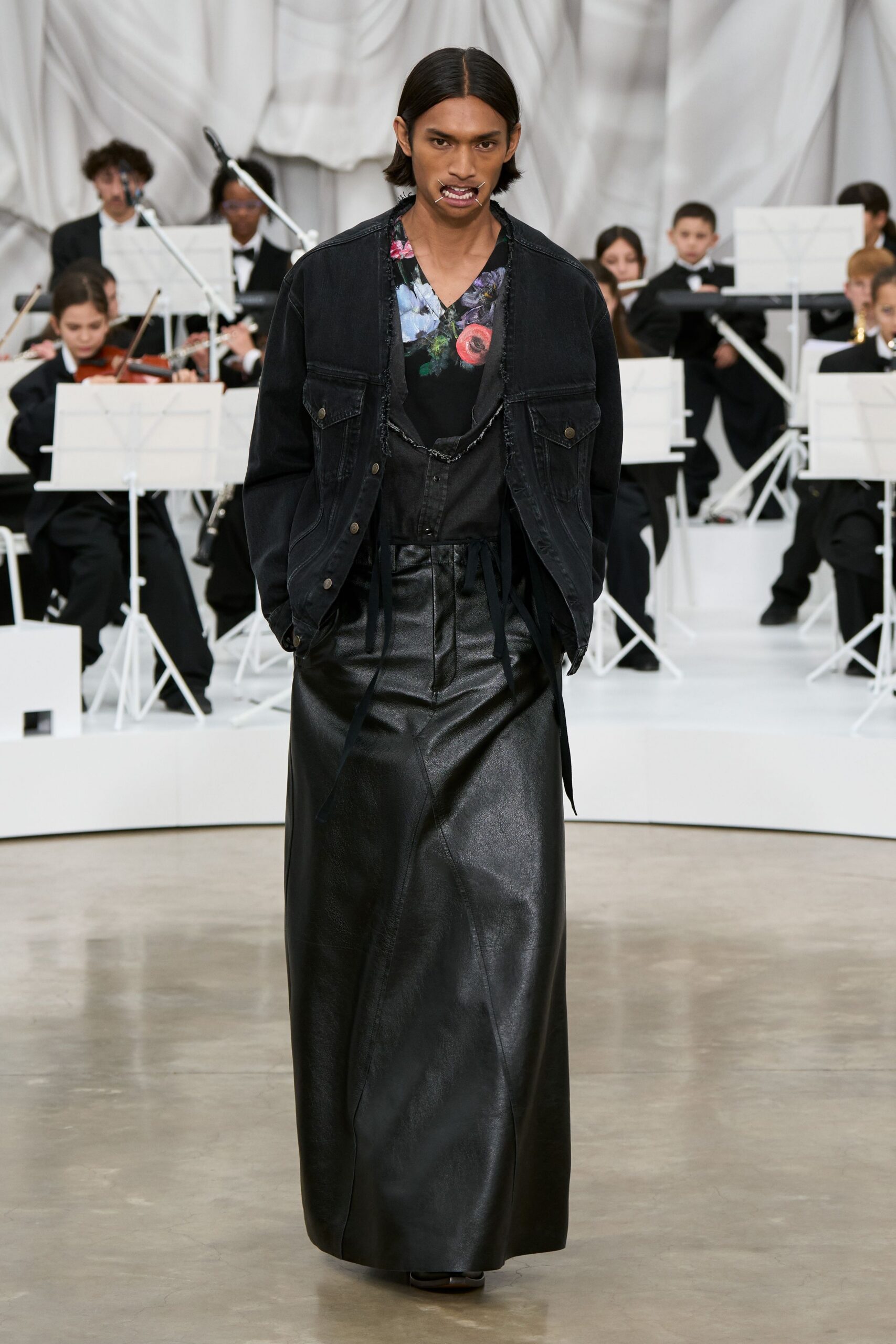 black leather fitted straight-leg maxi skirt