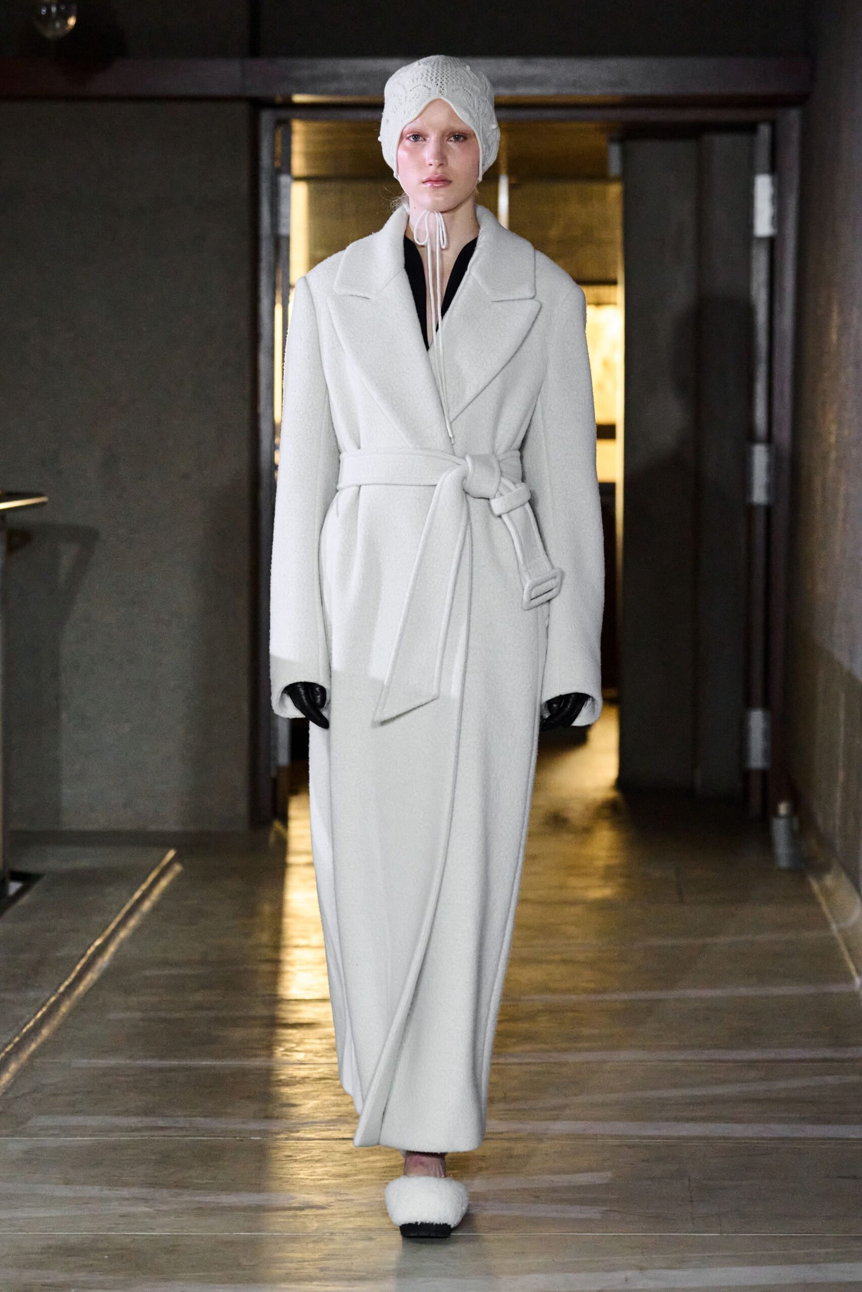 white wool long-sleeve collared relaxed belted draped coat