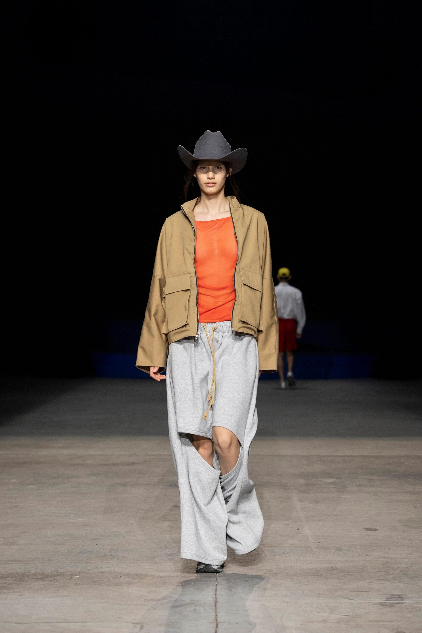 gray cotton relaxed pleated pants