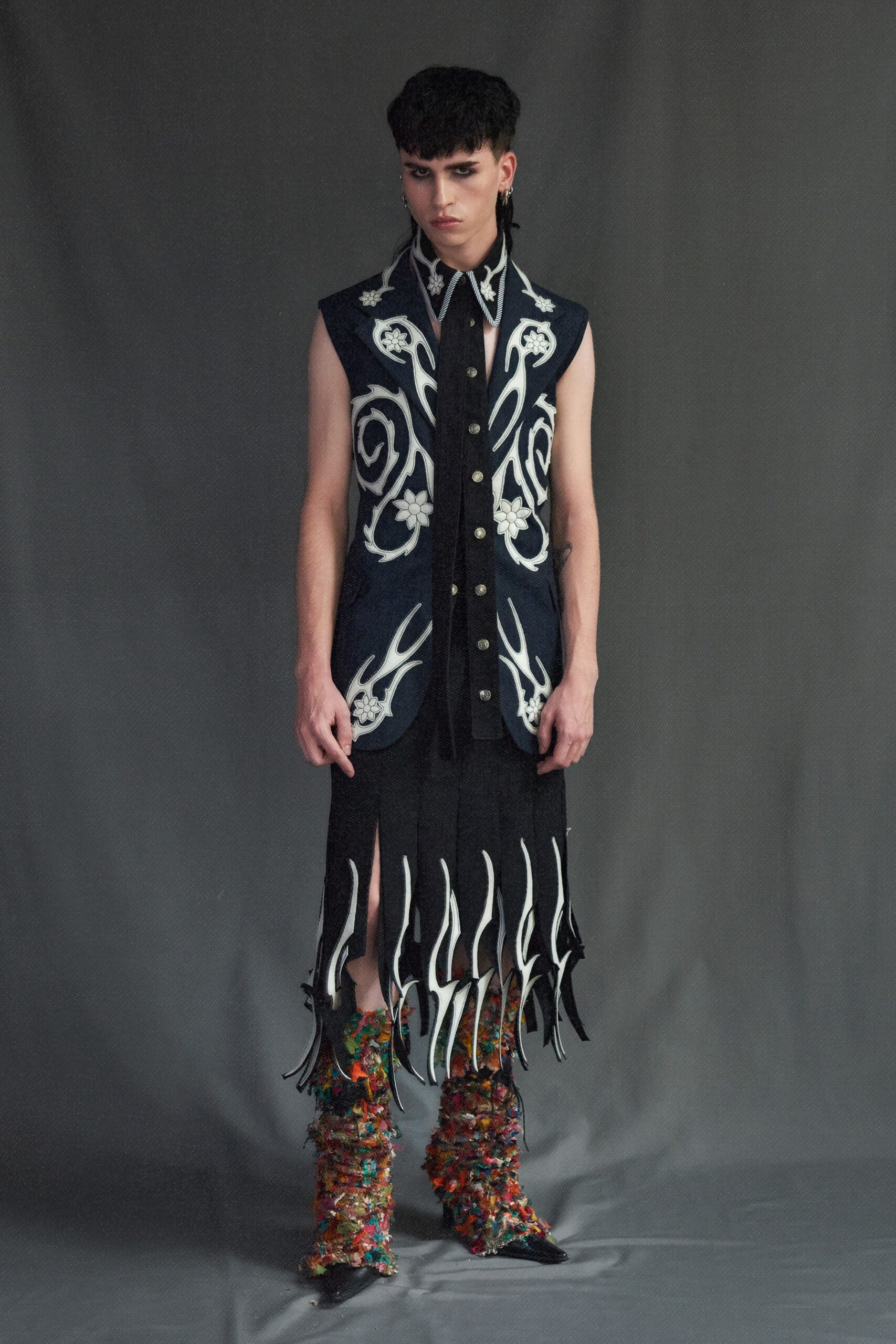 black cotton sleeveless collared fitted embroidered buttoned vest