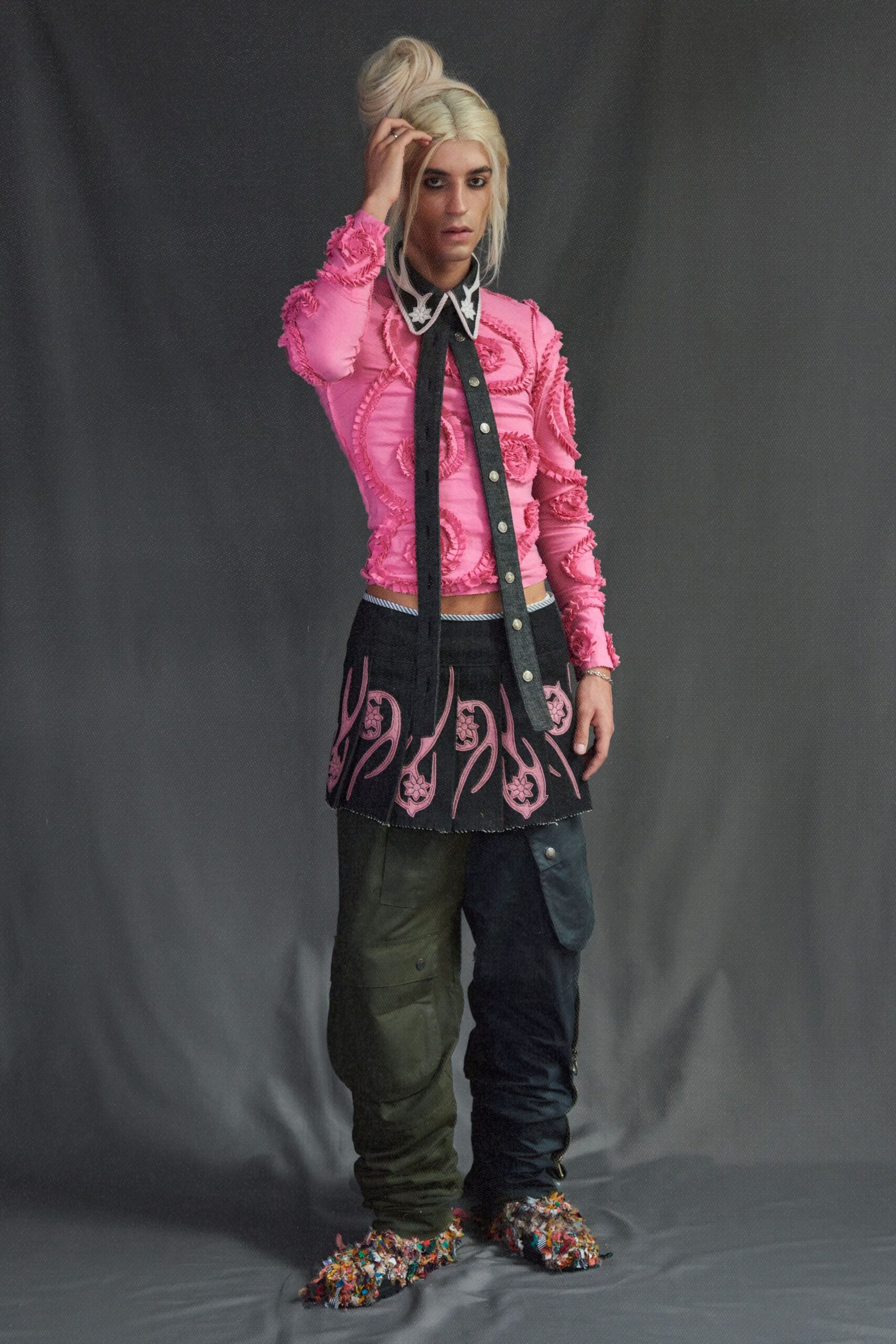 green cotton relaxed cargo pants