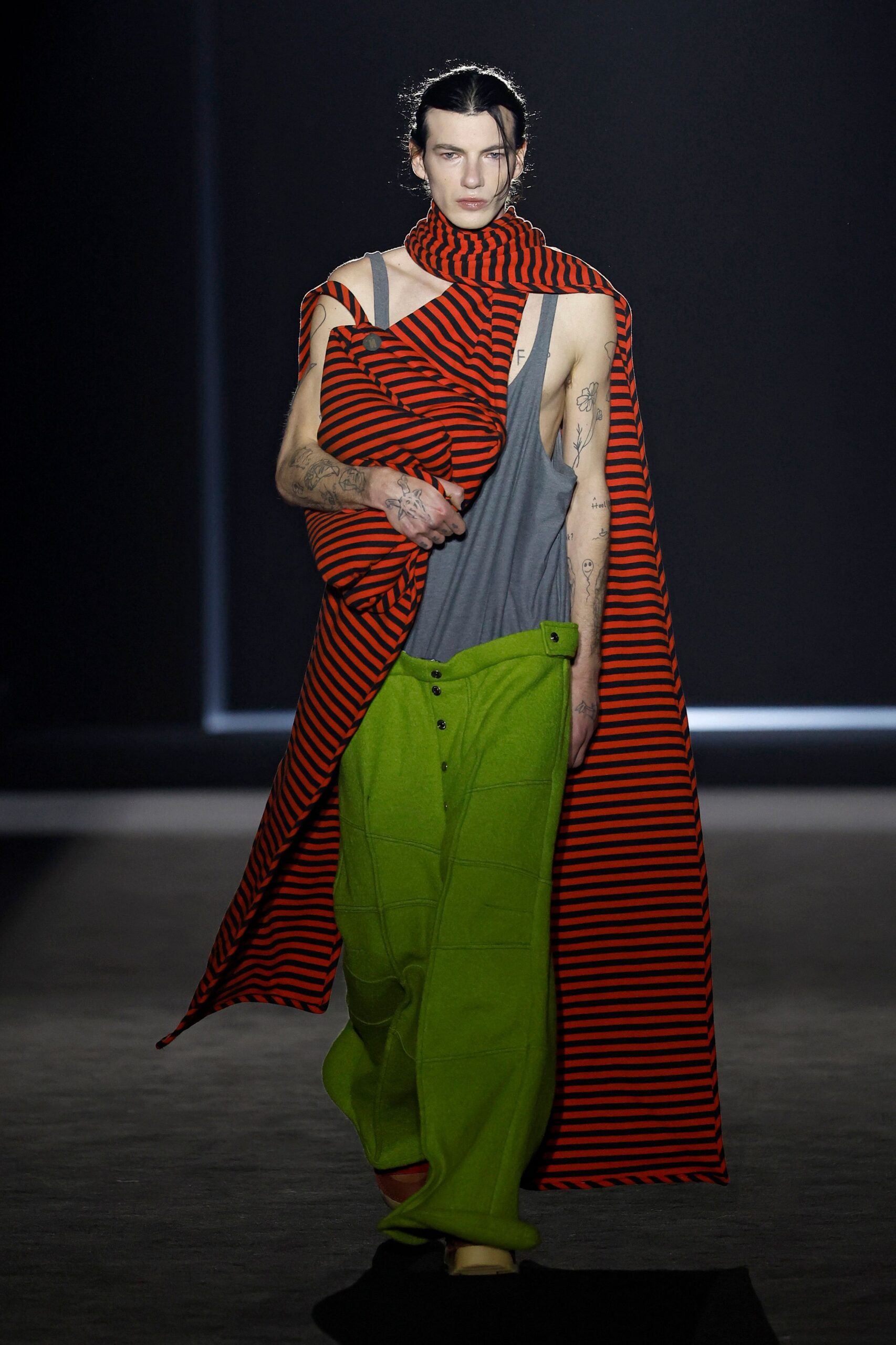 green relaxed buttoned pants