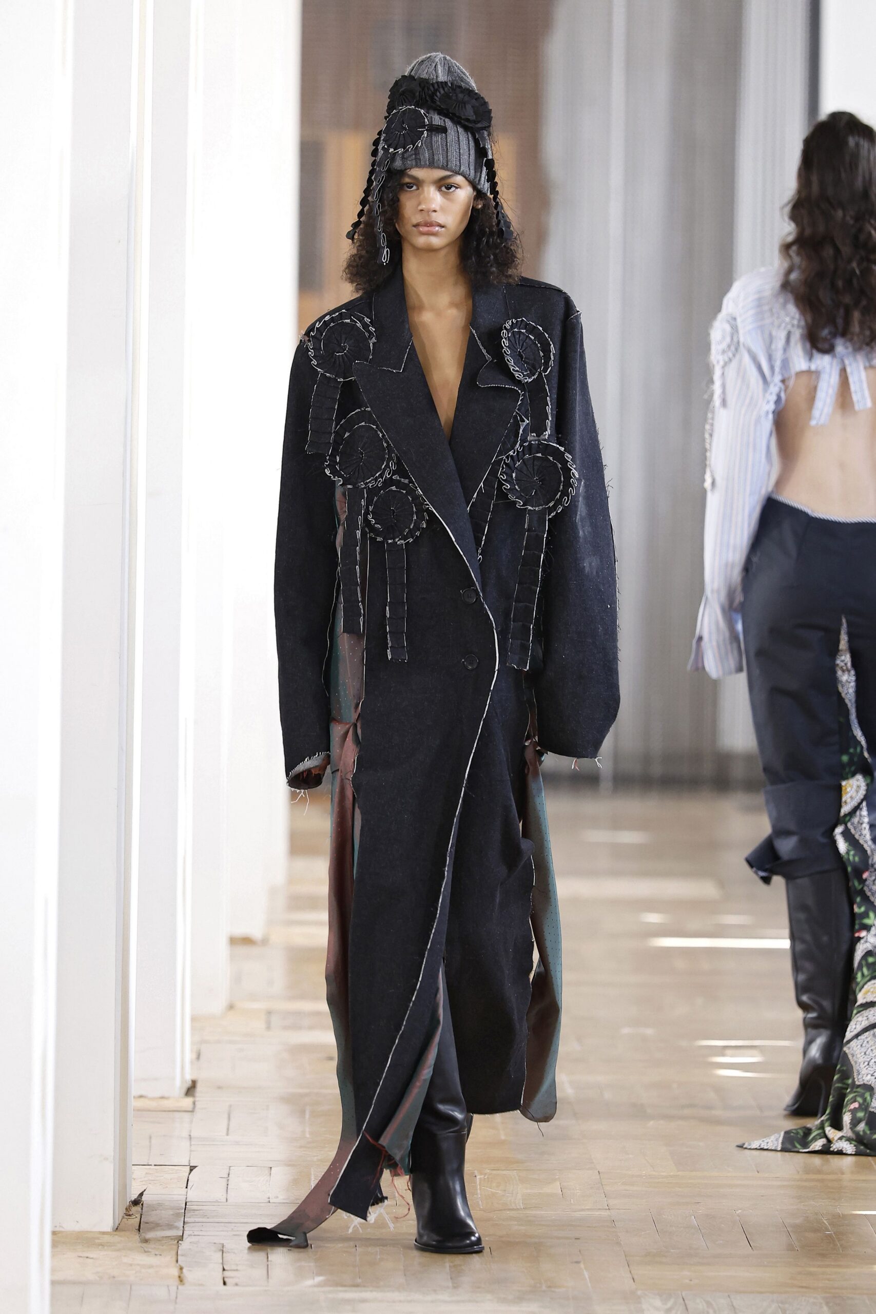 black wool long-sleeve v-neck relaxed embroidered layered coat