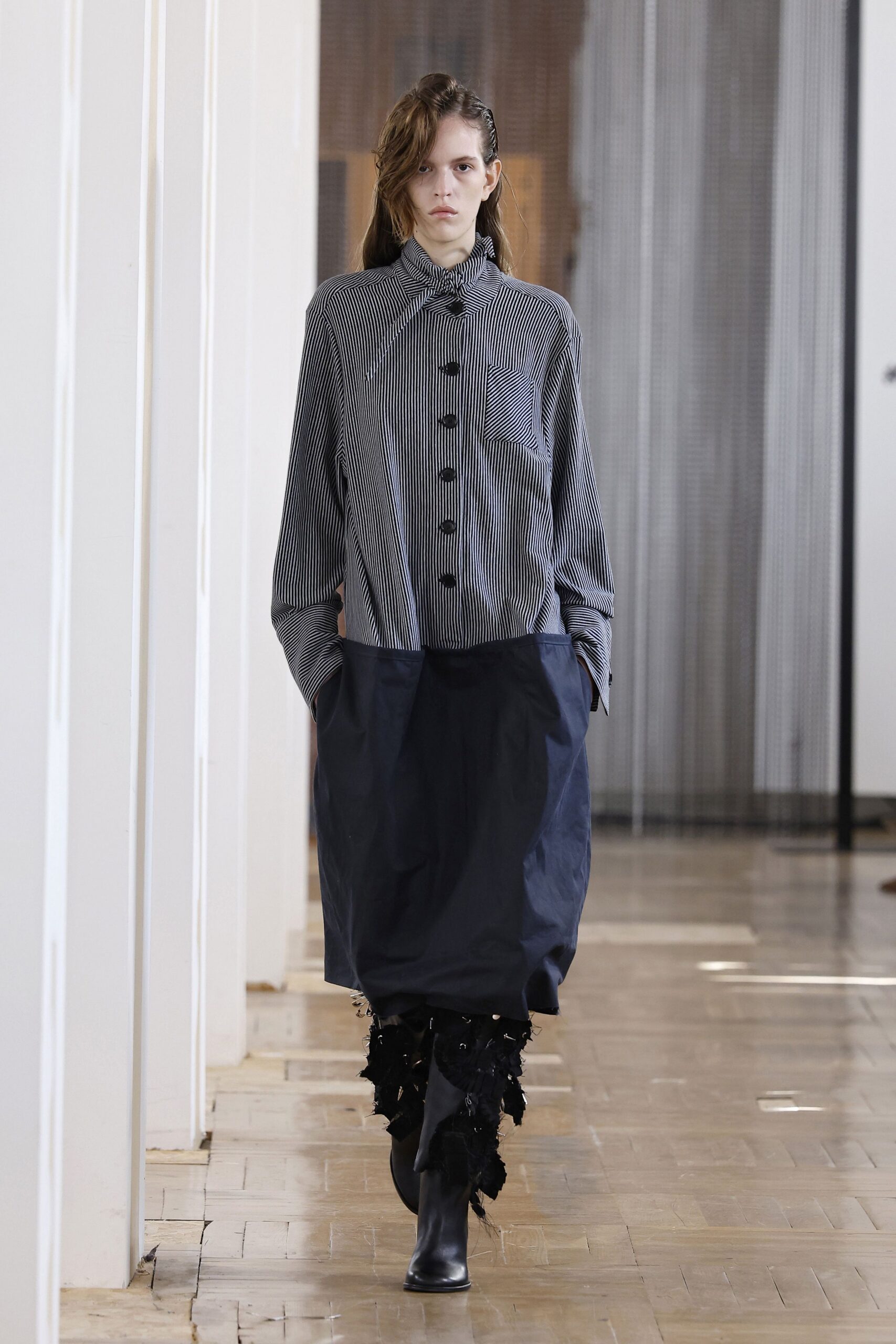 black cotton long-sleeve collared relaxed striped buttoned shirt