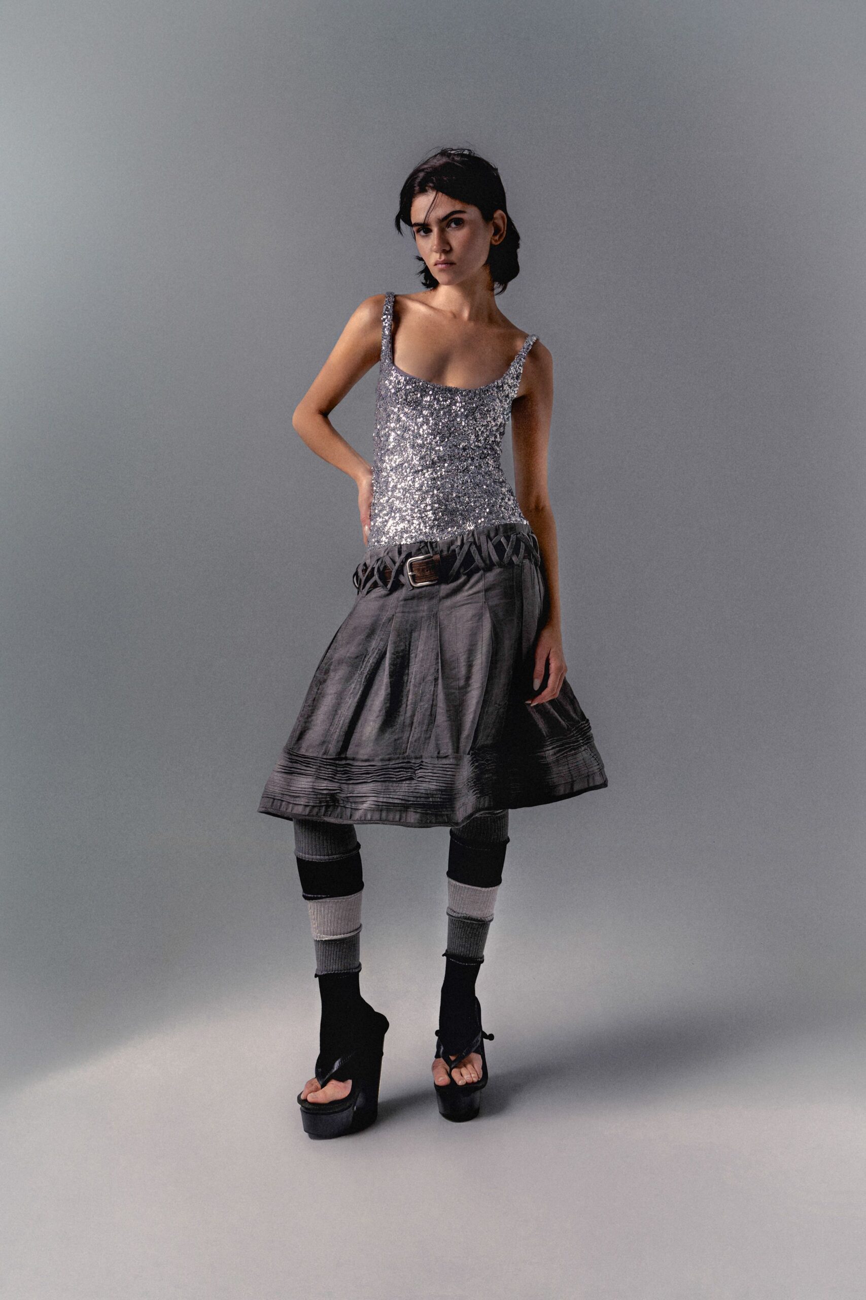 gray sequin sleeveless scoop-neck fitted shiny top