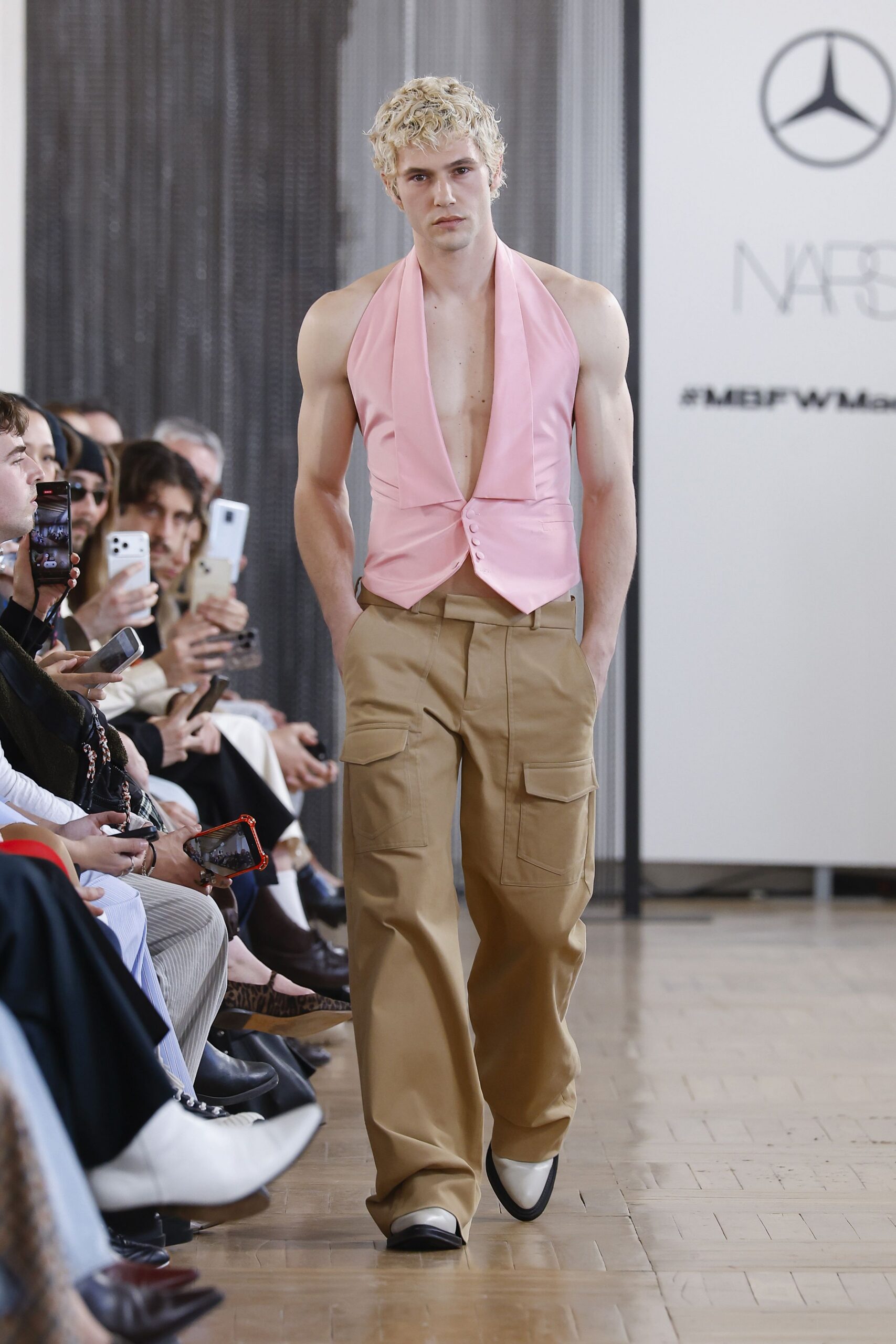 pink cotton sleeveless v-neck fitted vest