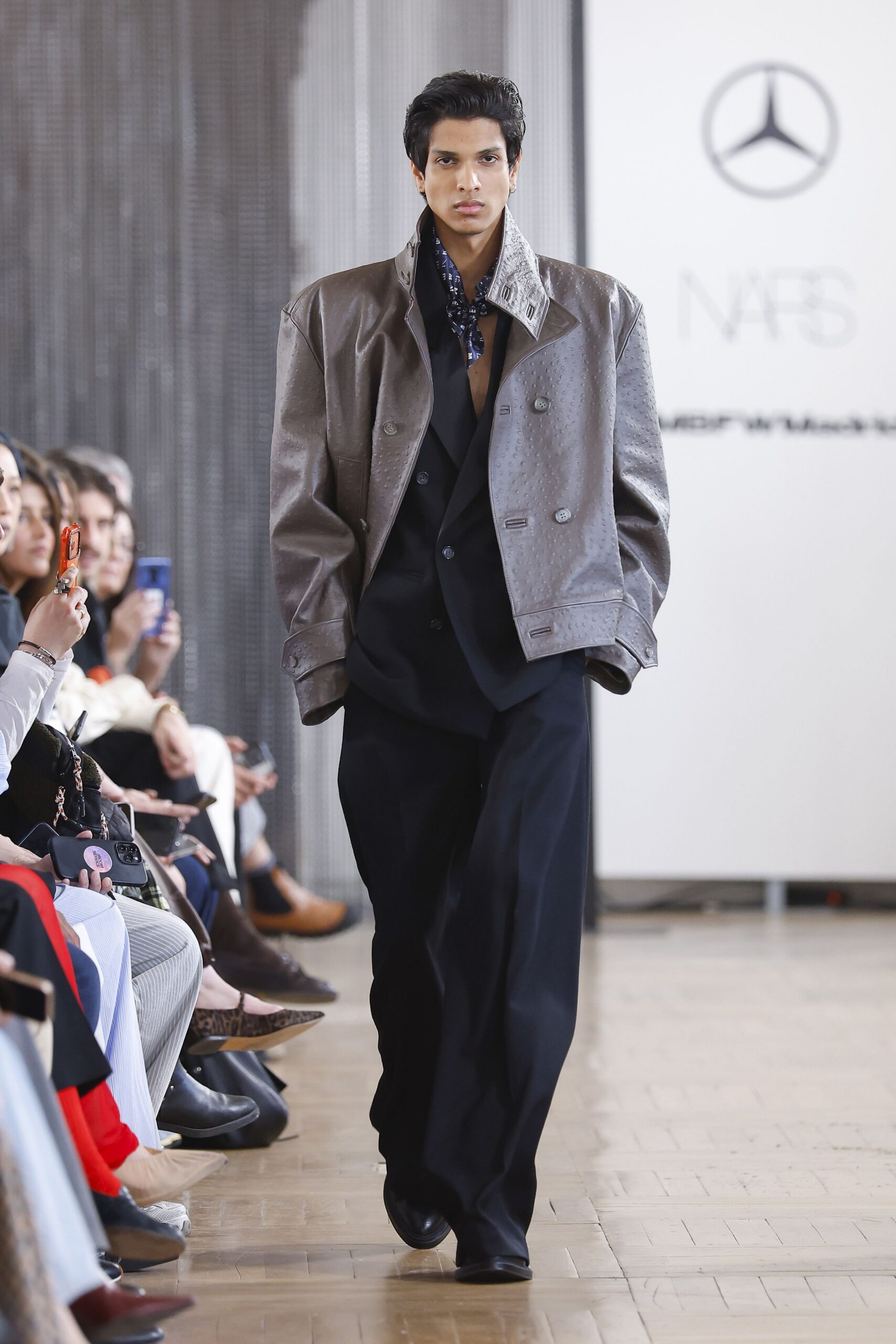 gray leather long-sleeve collared oversized buttoned jacket