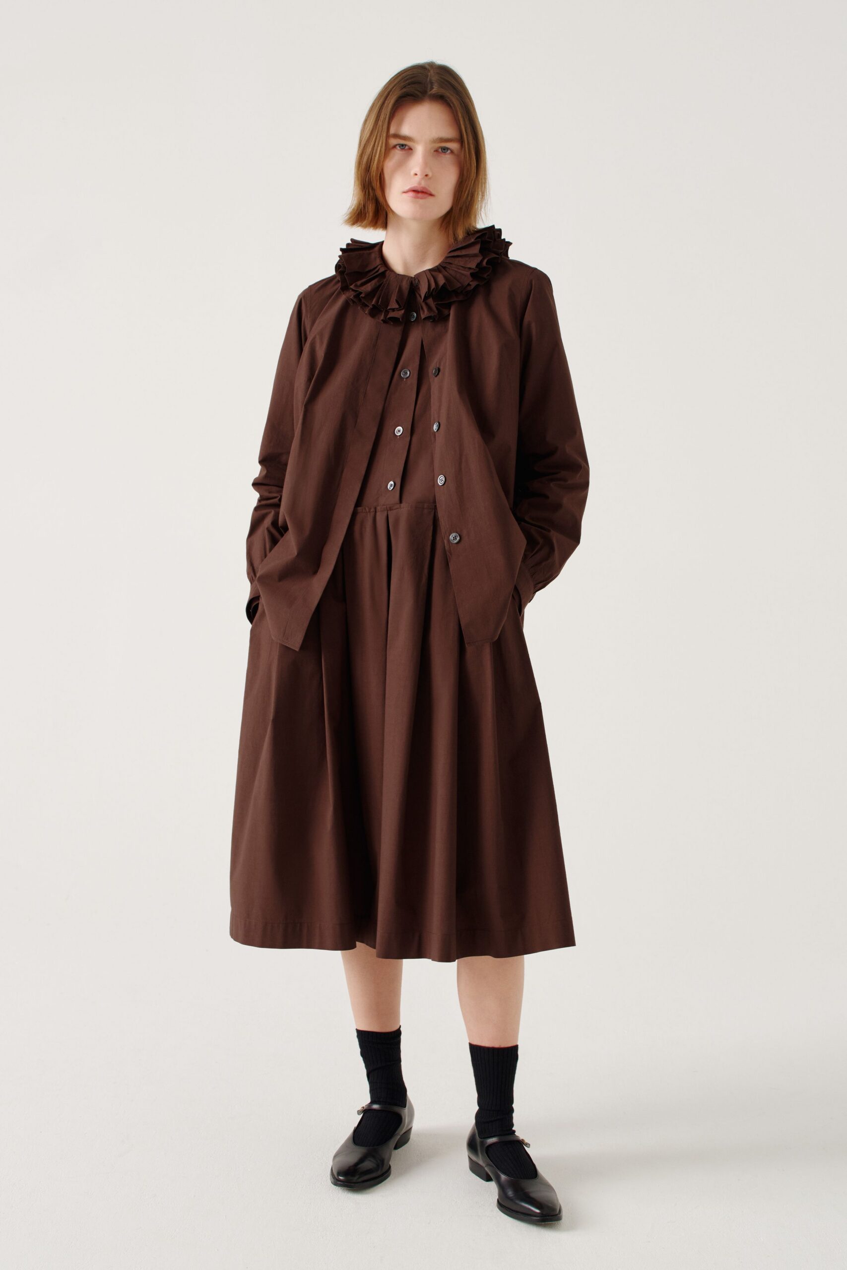 brown cotton sleeveless collared fitted pleated buttoned dress
