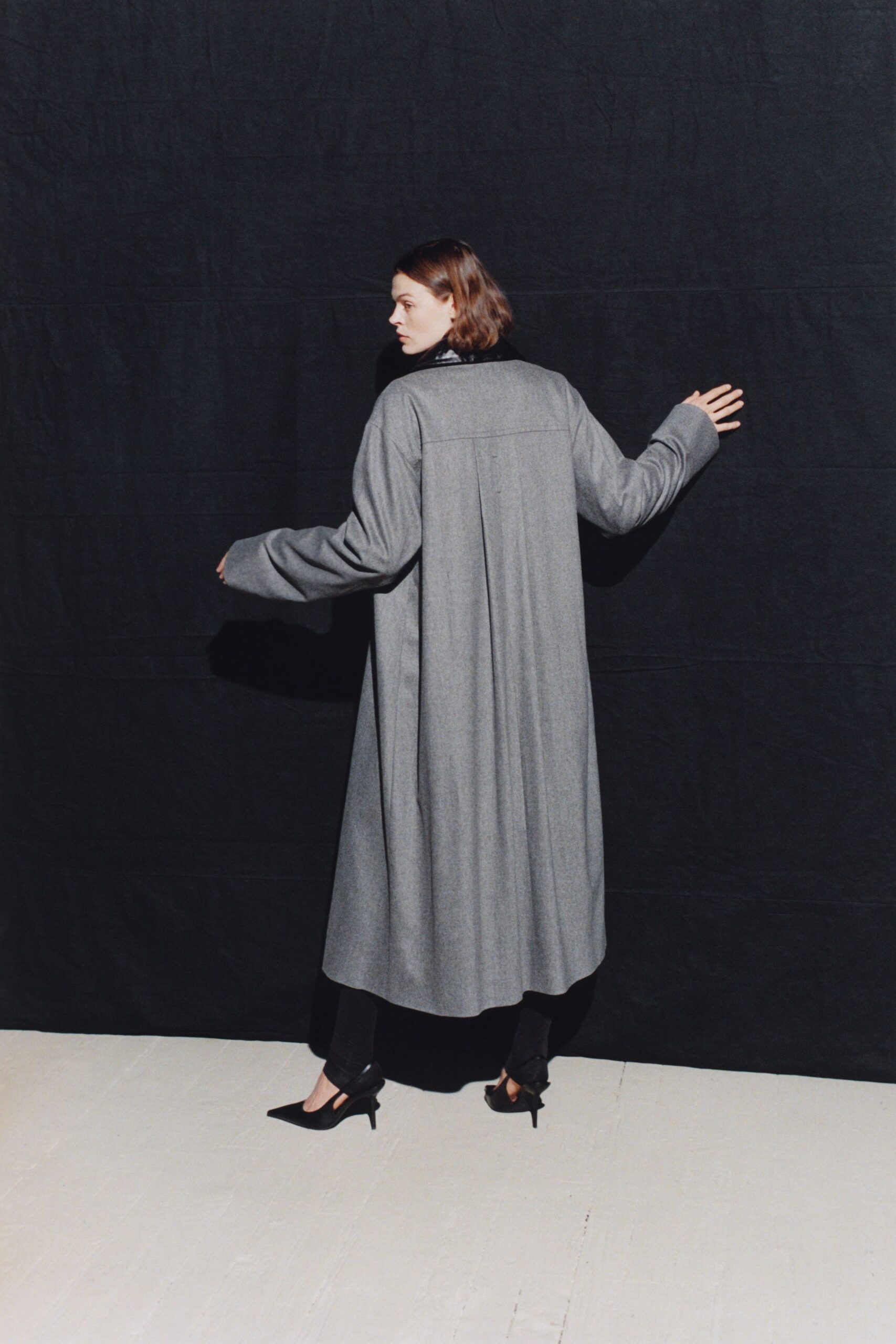 gray wool long-sleeve collared relaxed buttoned maxi coat